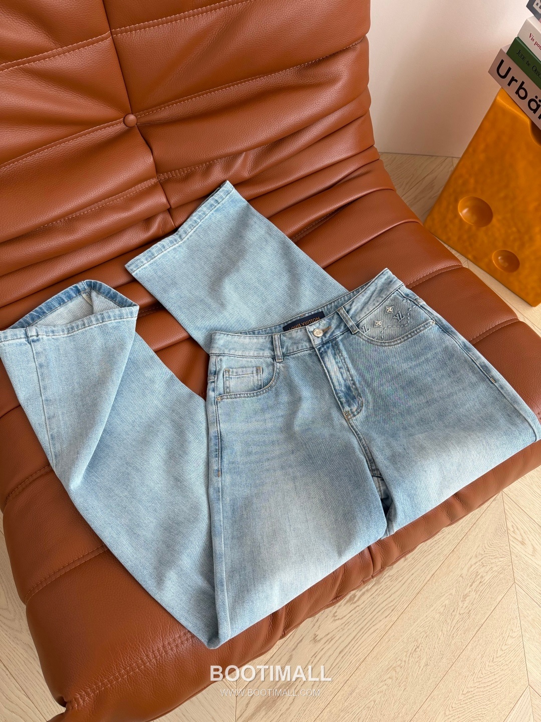 Louis Vuitton SS26 Cotton Monogram Beaded Washed Denim Pants 루이비통 SS26 코튼 모노그램 비즈 워시드 블루 팬츠 14