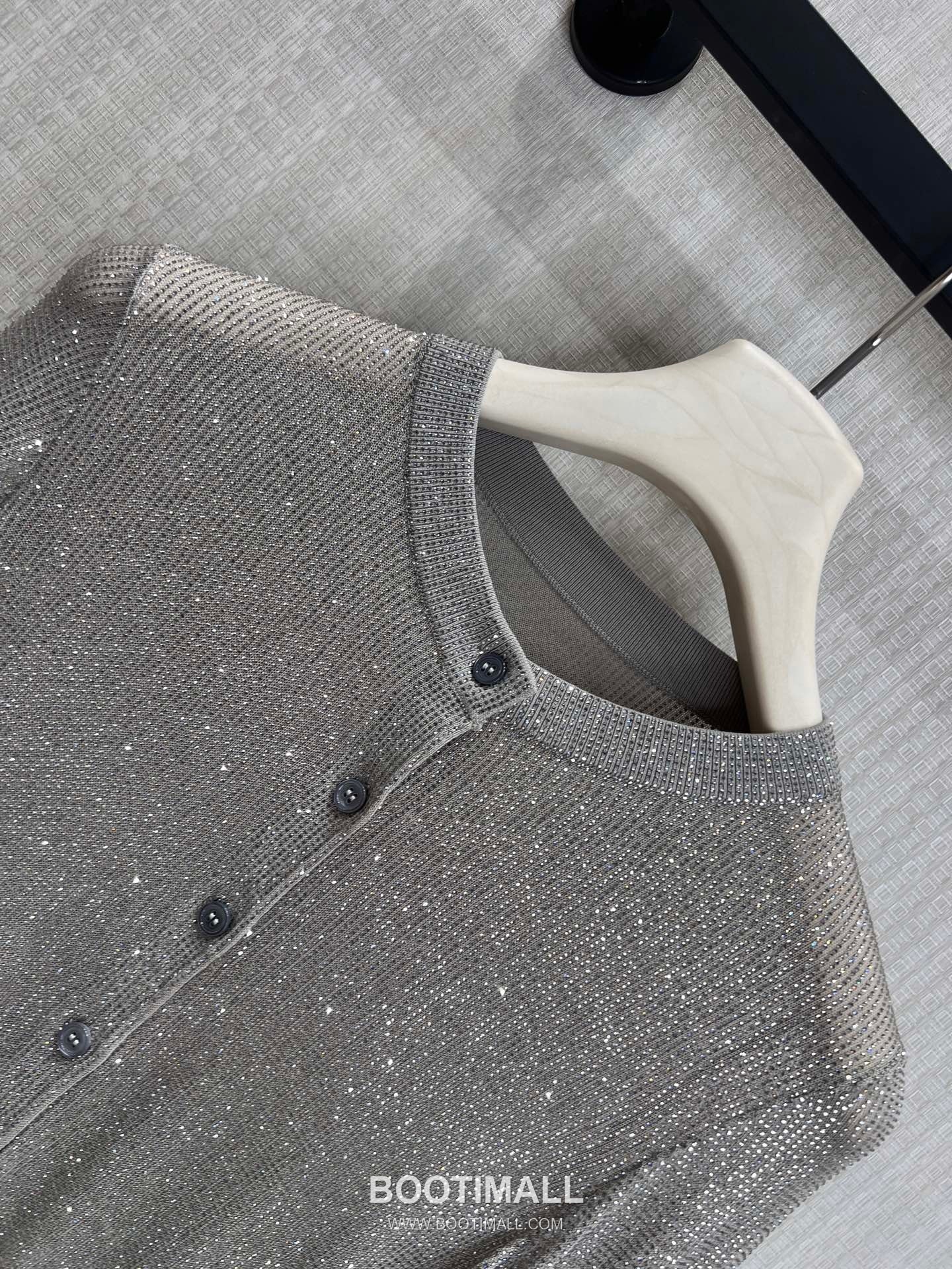 Alexander Wang SS26 Knit Rhinestone Embellished Cardigan 알렉산더왕 SS26 니트 라인스톤 장식 그레이 가디건 3