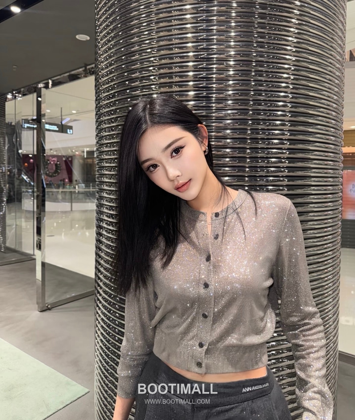 Alexander Wang SS26 Knit Rhinestone Embellished Cardigan 알렉산더왕 SS26 니트 라인스톤 장식 그레이 가디건 11