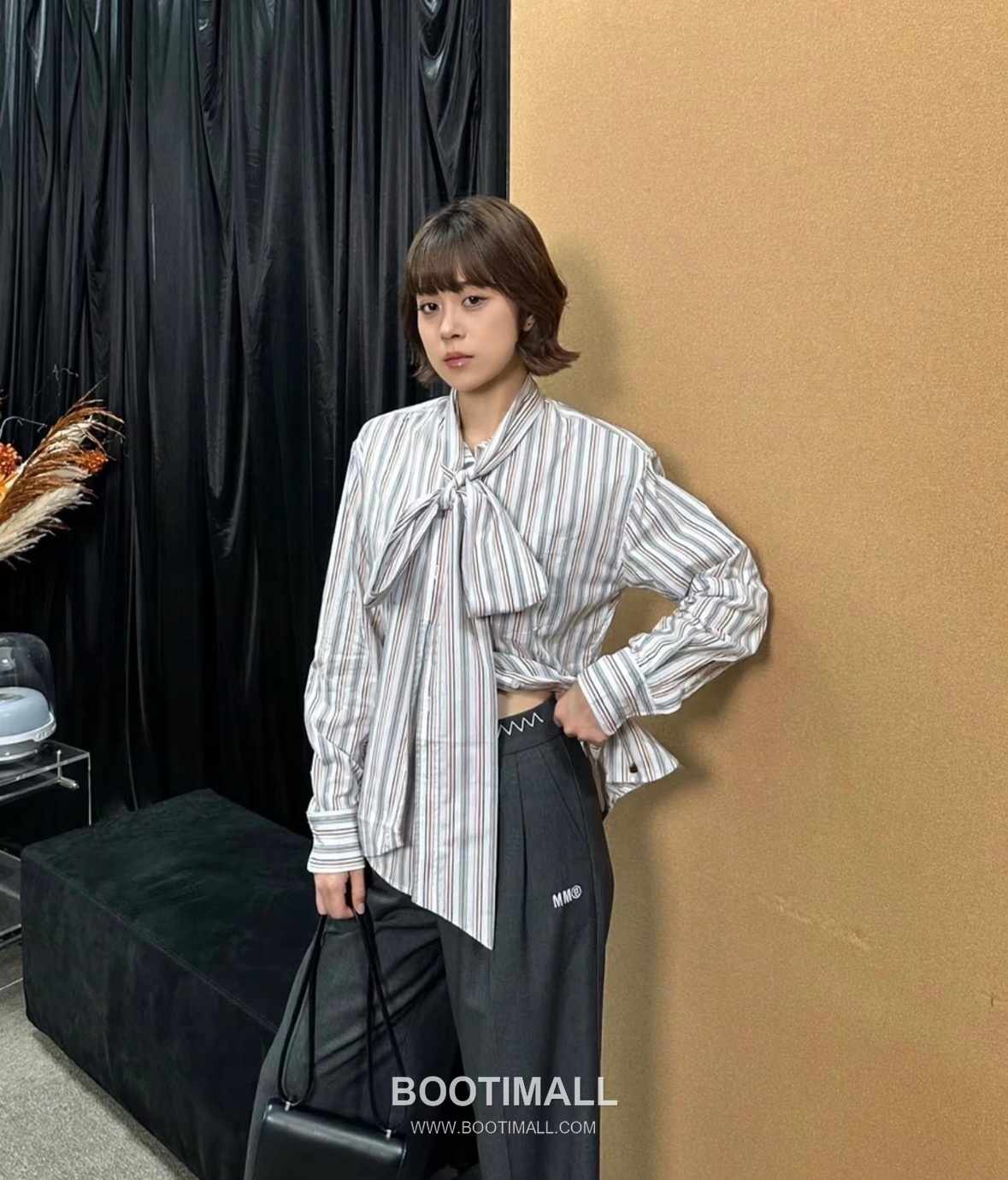 Acne Studios SS26 Cotton Striped Ribbon Tie Shirt 아크네스튜디오 SS26 코튼 스트라이프 리본 타이 화이트 셔츠 1