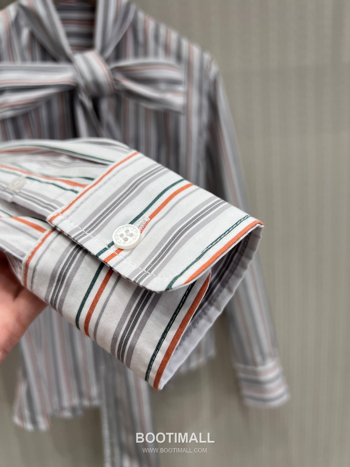 Acne Studios SS26 Cotton Striped Ribbon Tie Shirt 아크네스튜디오 SS26 코튼 스트라이프 리본 타이 화이트 셔츠 14