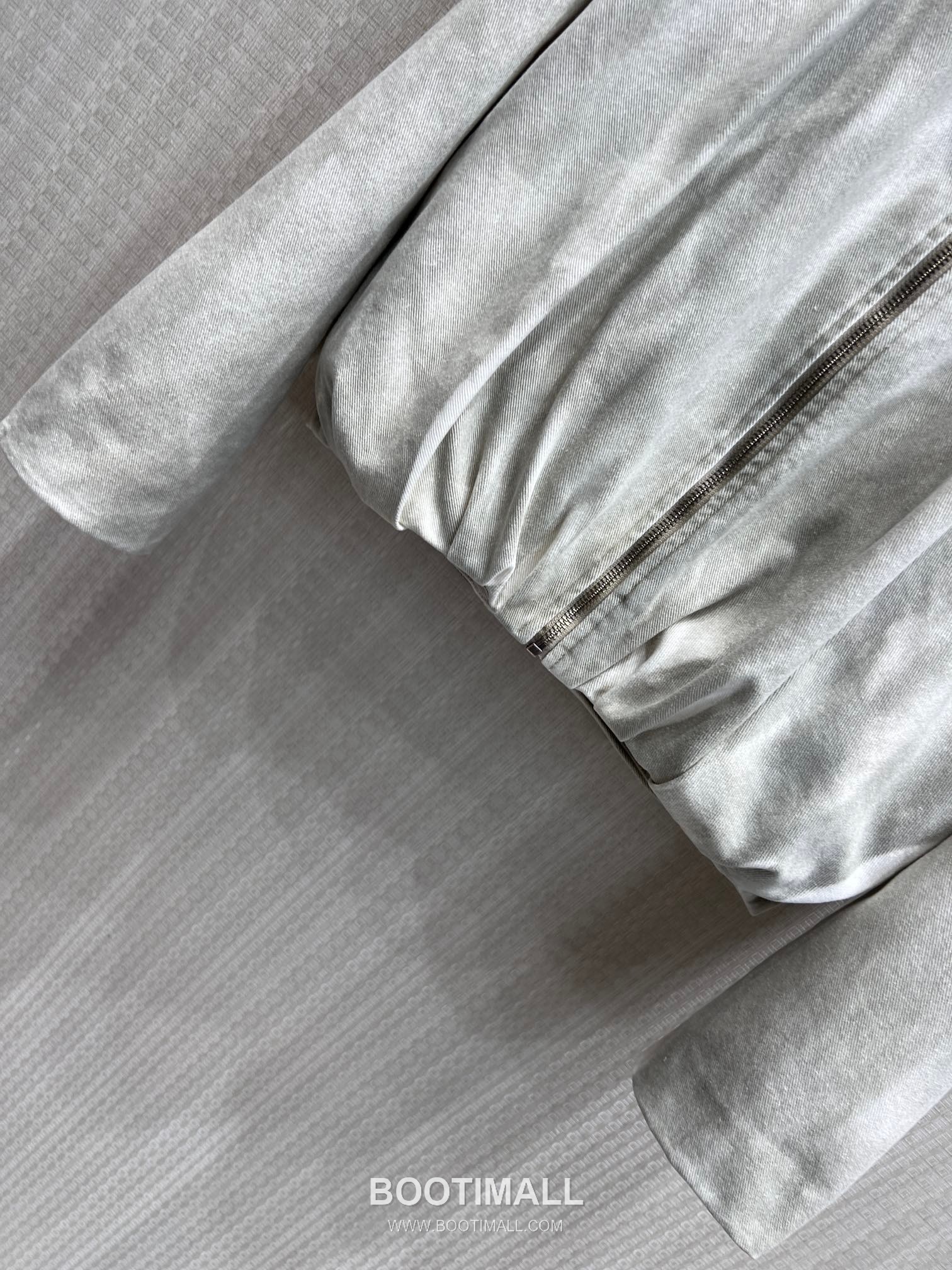 Loewe SS26 Cotton Tie-Dye Pleated Zip Jacket 로에베 SS26 코튼 타이다이 플리츠 집업 그레이 재킷 16