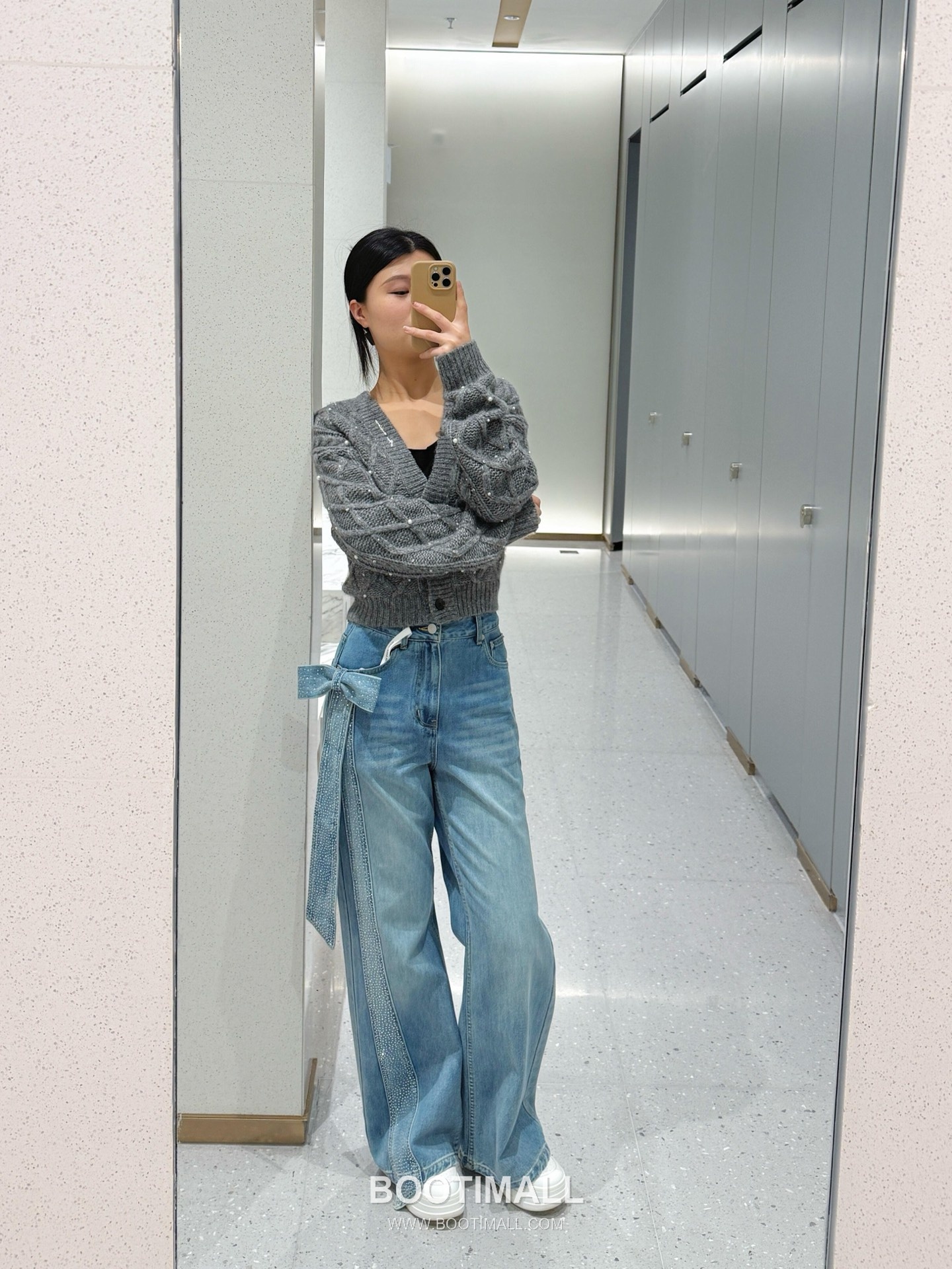 Ann Demeulemeester SS26 Cotton Bow Rhinestone Wide Denim Pants 앤드뮐미스터 SS26 코튼 리본 라인스톤 와이드 블루 팬츠 4