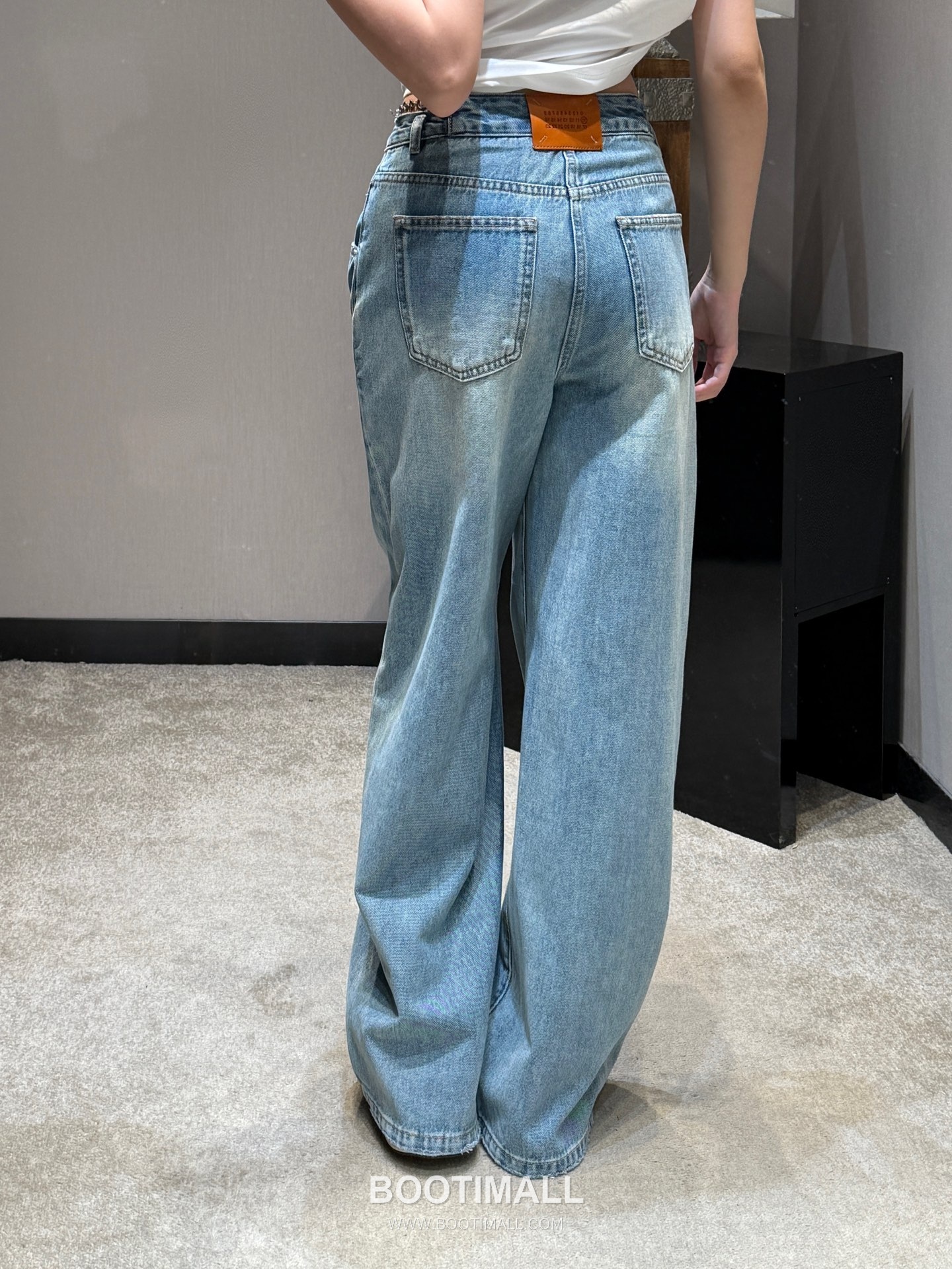 Maison Margiela SS26 Cotton Chain Detail Wide Denim Pants 메종마르지엘라 SS26 코튼 체인 디테일 와이드 블루 팬츠 3