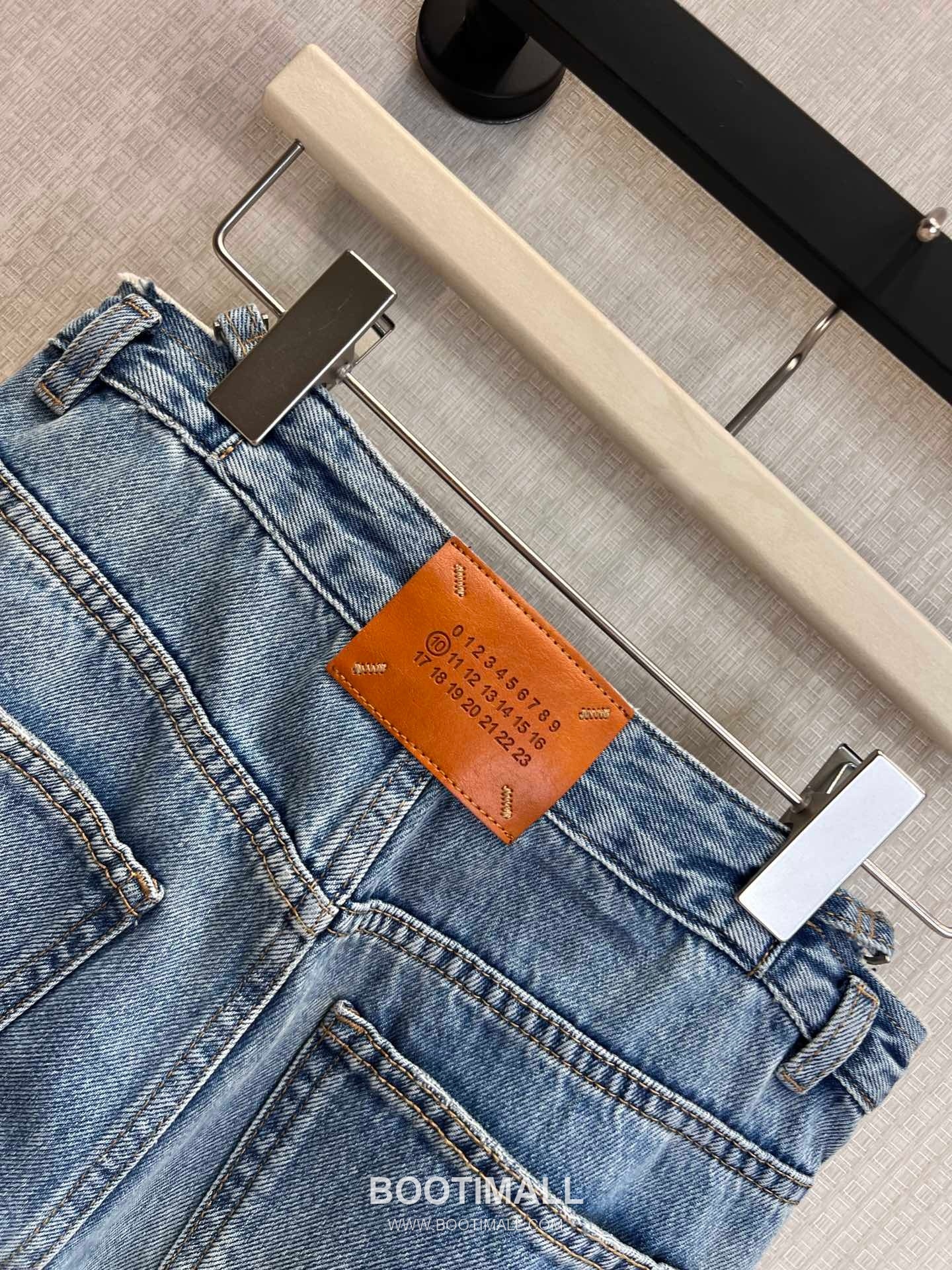 Maison Margiela SS26 Cotton Chain Detail Wide Denim Pants 메종마르지엘라 SS26 코튼 체인 디테일 와이드 블루 팬츠 13