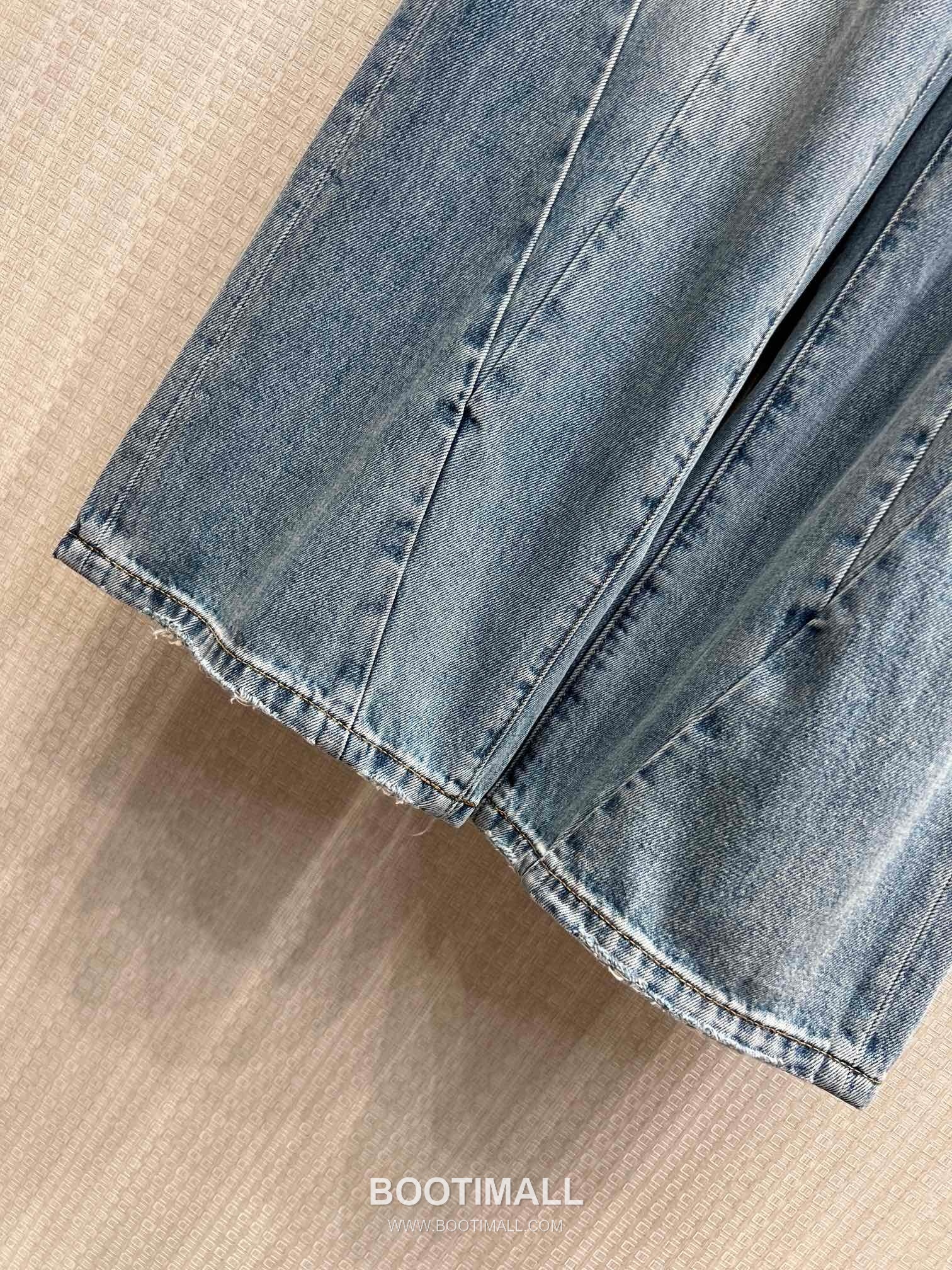 Maison Margiela SS26 Cotton Chain Detail Wide Denim Pants 메종마르지엘라 SS26 코튼 체인 디테일 와이드 블루 팬츠 16