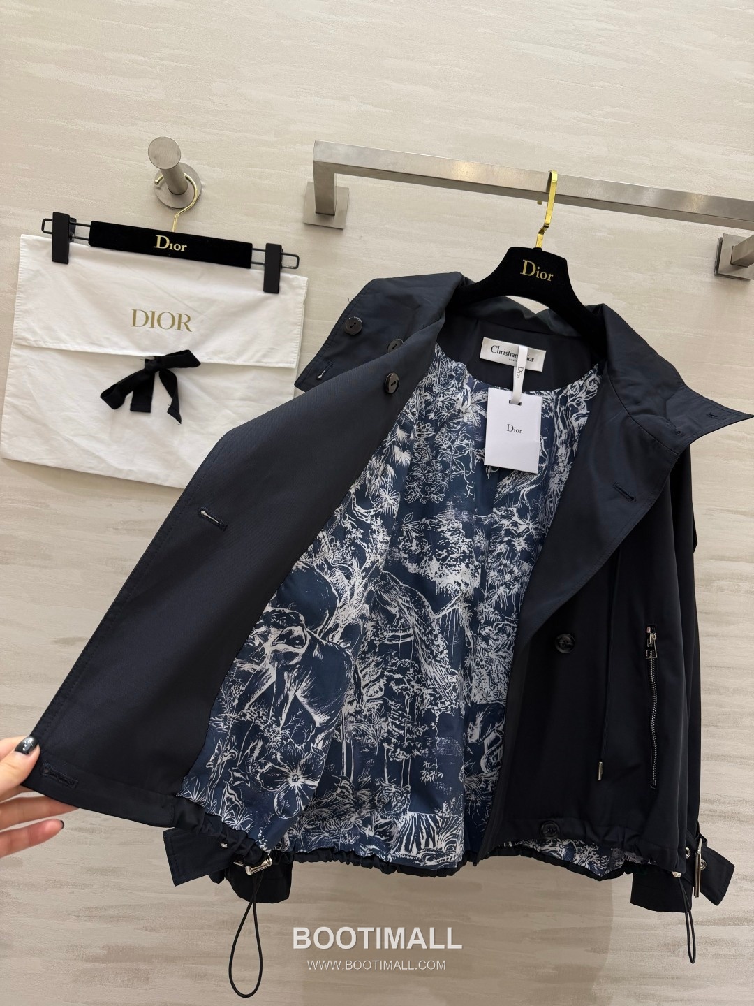 Dior SS26 Nylon Hooded Windbreaker Zip Jacket 디올 SS26 나일론 후드 집업 블랙 재킷 8