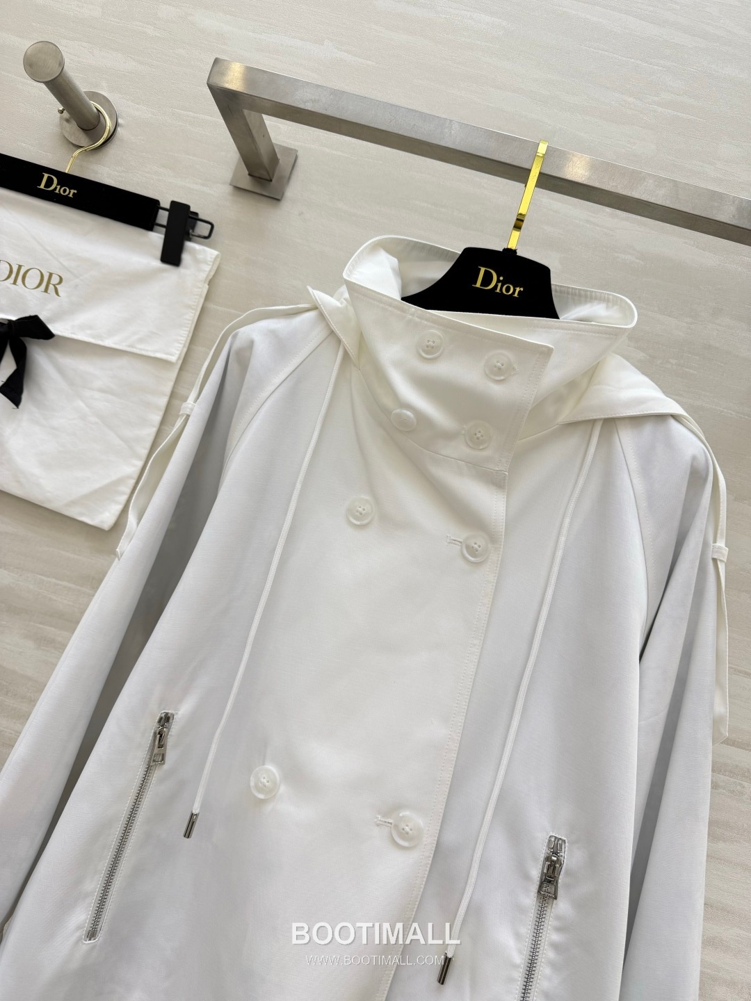 Dior SS26 Nylon Hooded Windbreaker Zip Jacket 디올 SS26 나일론 후드 집업 블랙 재킷 2