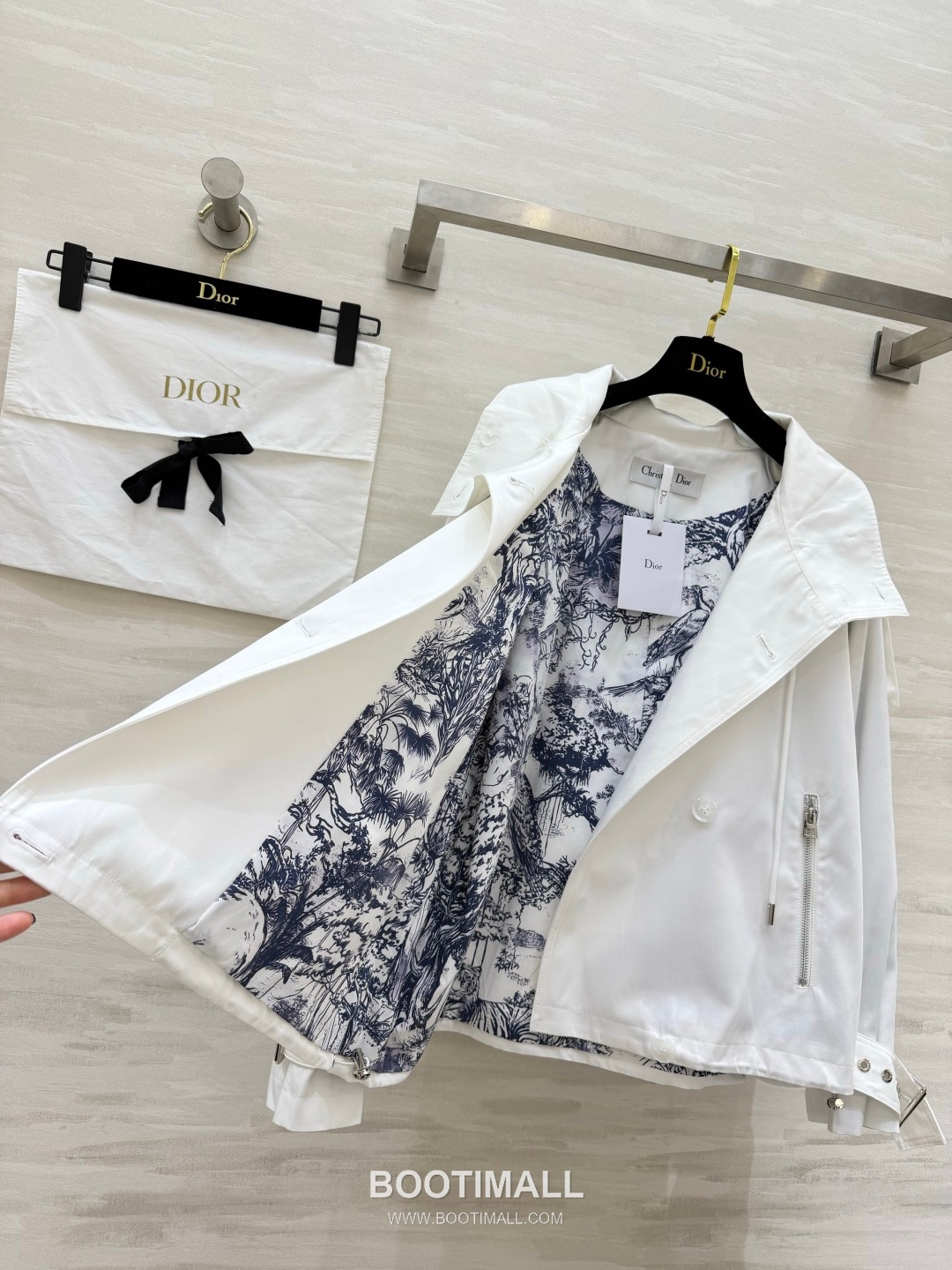 Dior SS26 Nylon Hooded Windbreaker Zip Jacket 디올 SS26 나일론 후드 집업 블랙 재킷 7