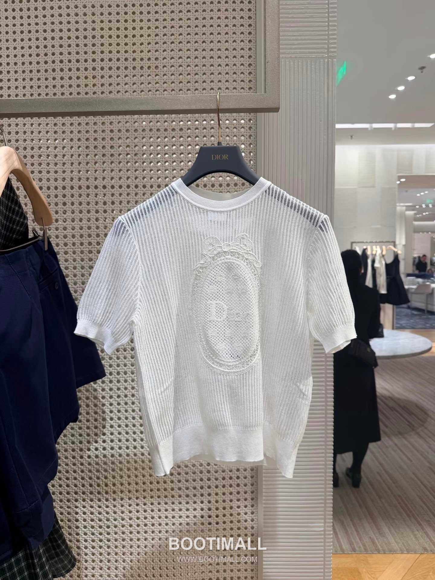 Dior SS26 Cotton Lace Embroidered Short Sleeve Blouse 디올 SS26 코튼 레이스 자수 반팔 화이트 블라우스 7