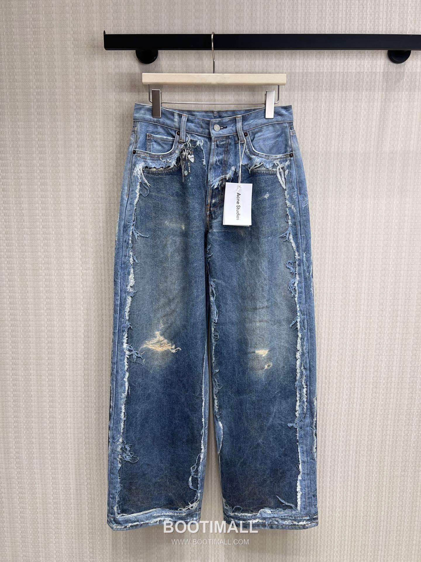 Acne Studios SS26 Cotton Denim Wide Leg Pants Distressed Destroyed Detail 아크네스튜디오 SS26 코튼 데님 와이드 팬츠 디스트로이드 디테일 블루 팬츠 10