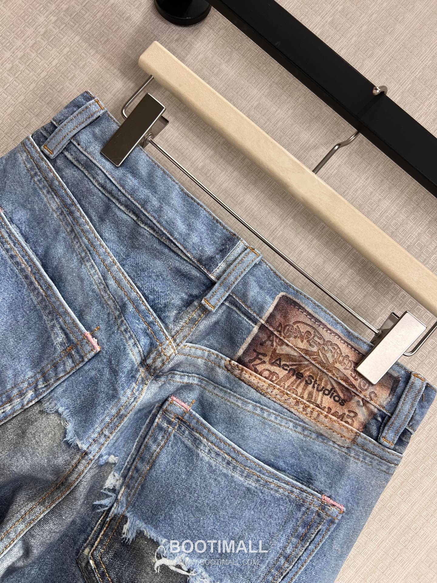 Acne Studios SS26 Cotton Denim Wide Leg Pants Distressed Destroyed Detail 아크네스튜디오 SS26 코튼 데님 와이드 팬츠 디스트로이드 디테일 블루 팬츠 13