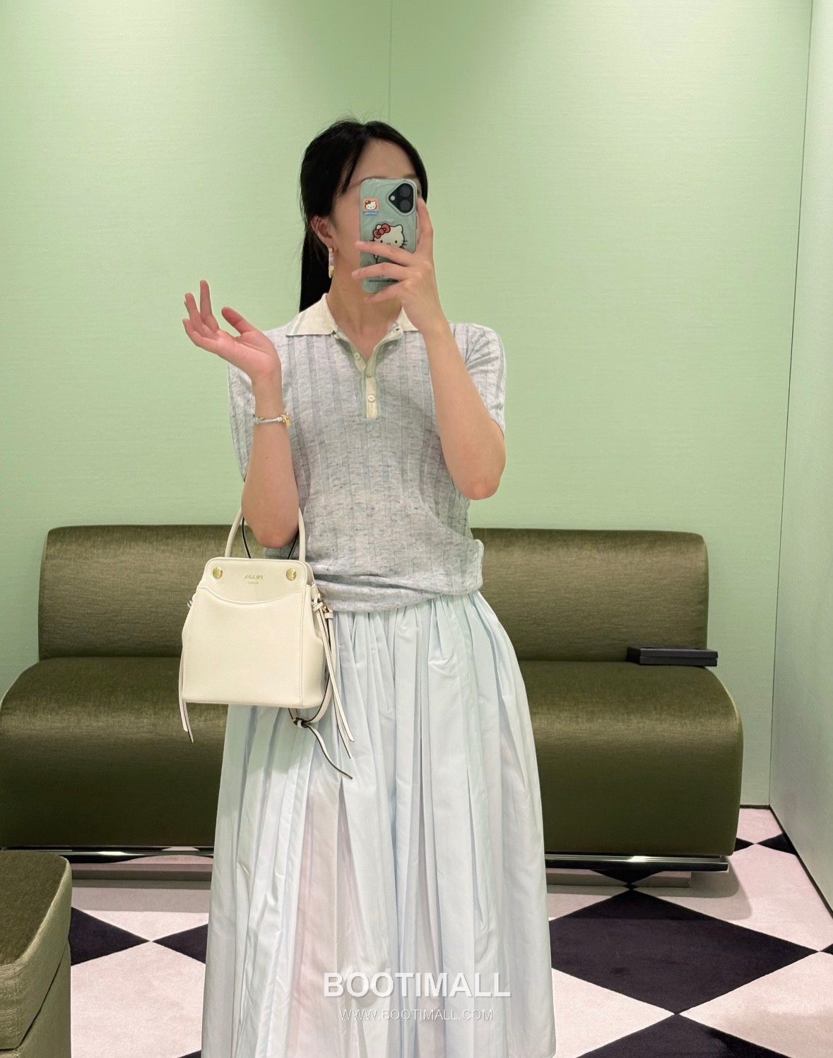 Prada SS26 Cotton Knit Polo T-Shirt Contrast Collar Button Logo 프라다 SS26 코튼 니트 폴로 반팔 티셔츠 배색 카라 버튼 로고 블루 티셔츠 6