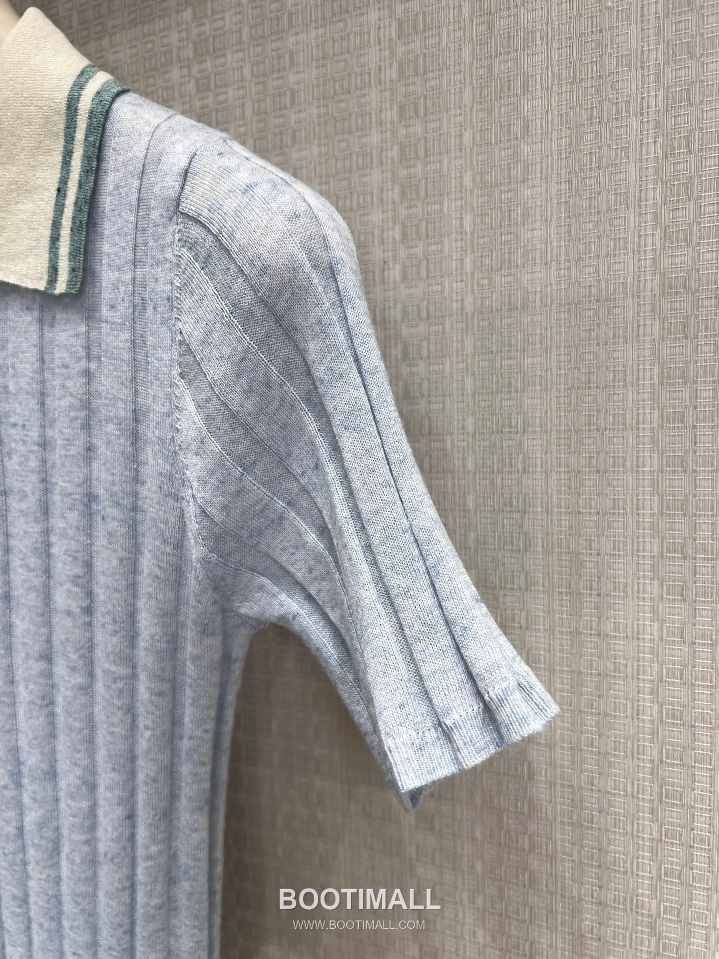 Prada SS26 Cotton Knit Polo T-Shirt Contrast Collar Button Logo 프라다 SS26 코튼 니트 폴로 반팔 티셔츠 배색 카라 버튼 로고 블루 티셔츠 13