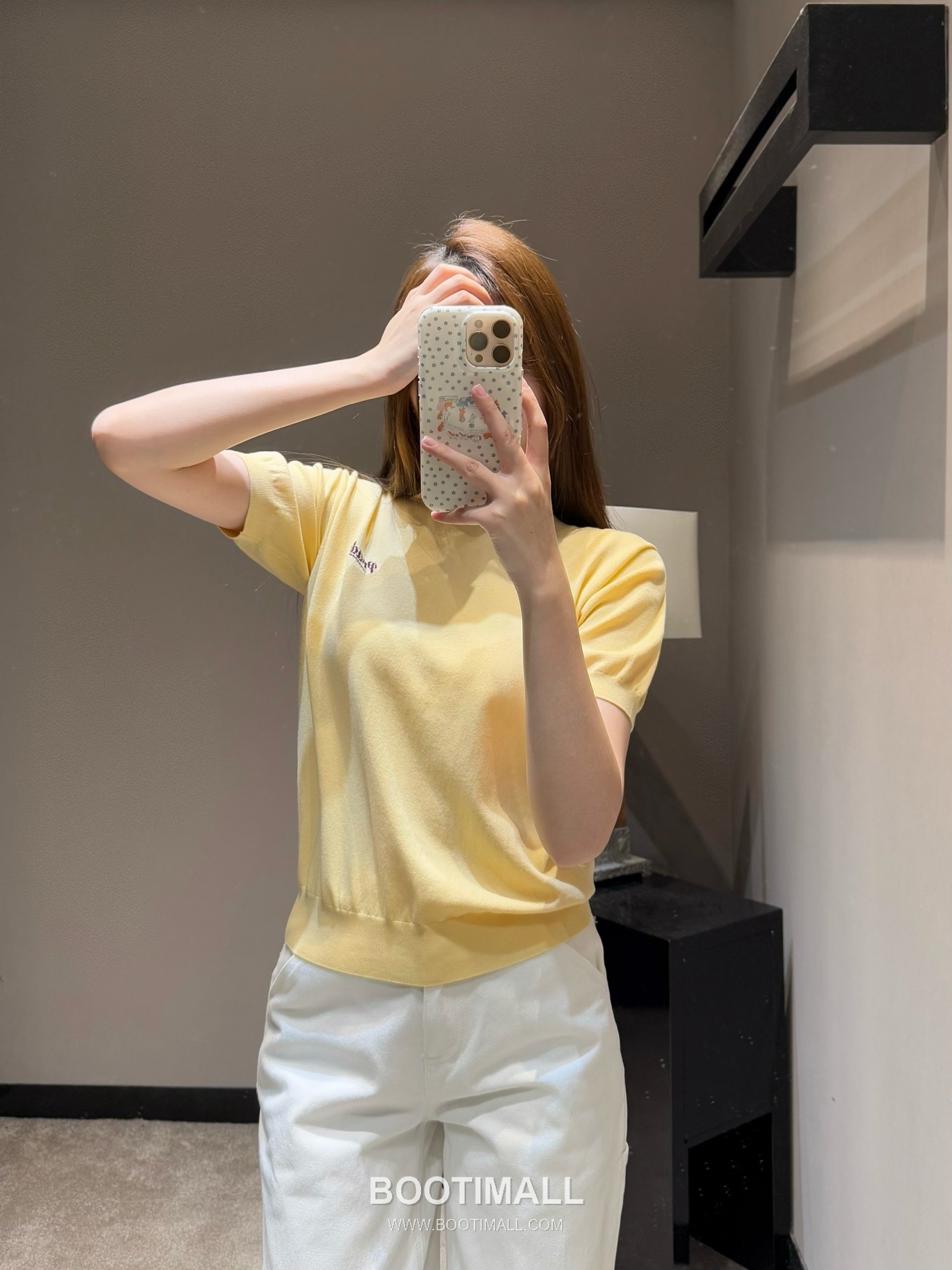 Prada SS26 Cotton Knit Short Sleeve T-Shirt Embroidery Logo 프라다 SS26 코튼 니트 반팔 티셔츠 자수 로고 옐로우 티셔츠 7