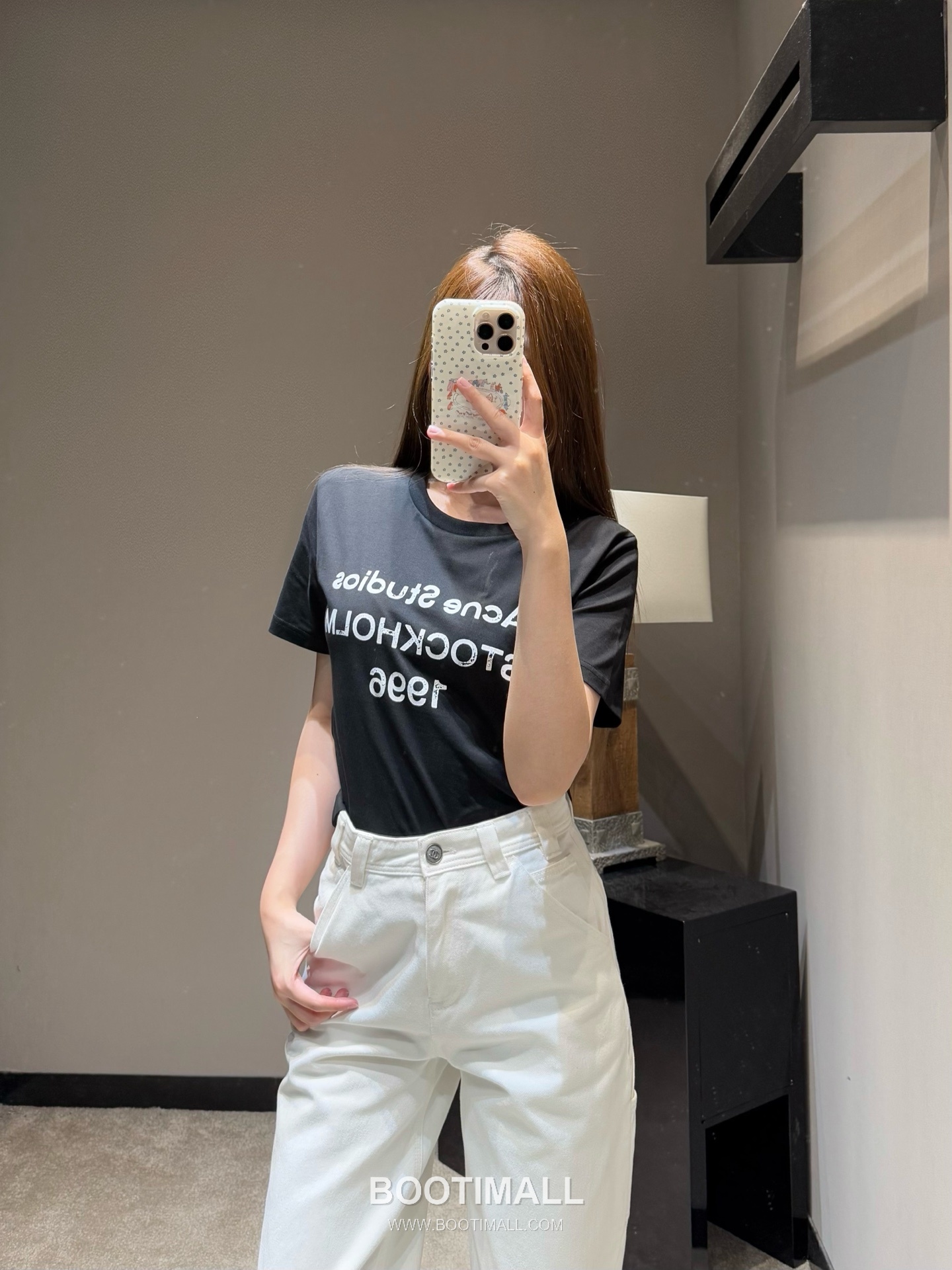 Acne Studios SS26 Cotton T-Shirt 1996 Logo Print 아크네스튜디오 SS26 코튼 티셔츠 1996 로고 프린트 블랙 티셔츠 3