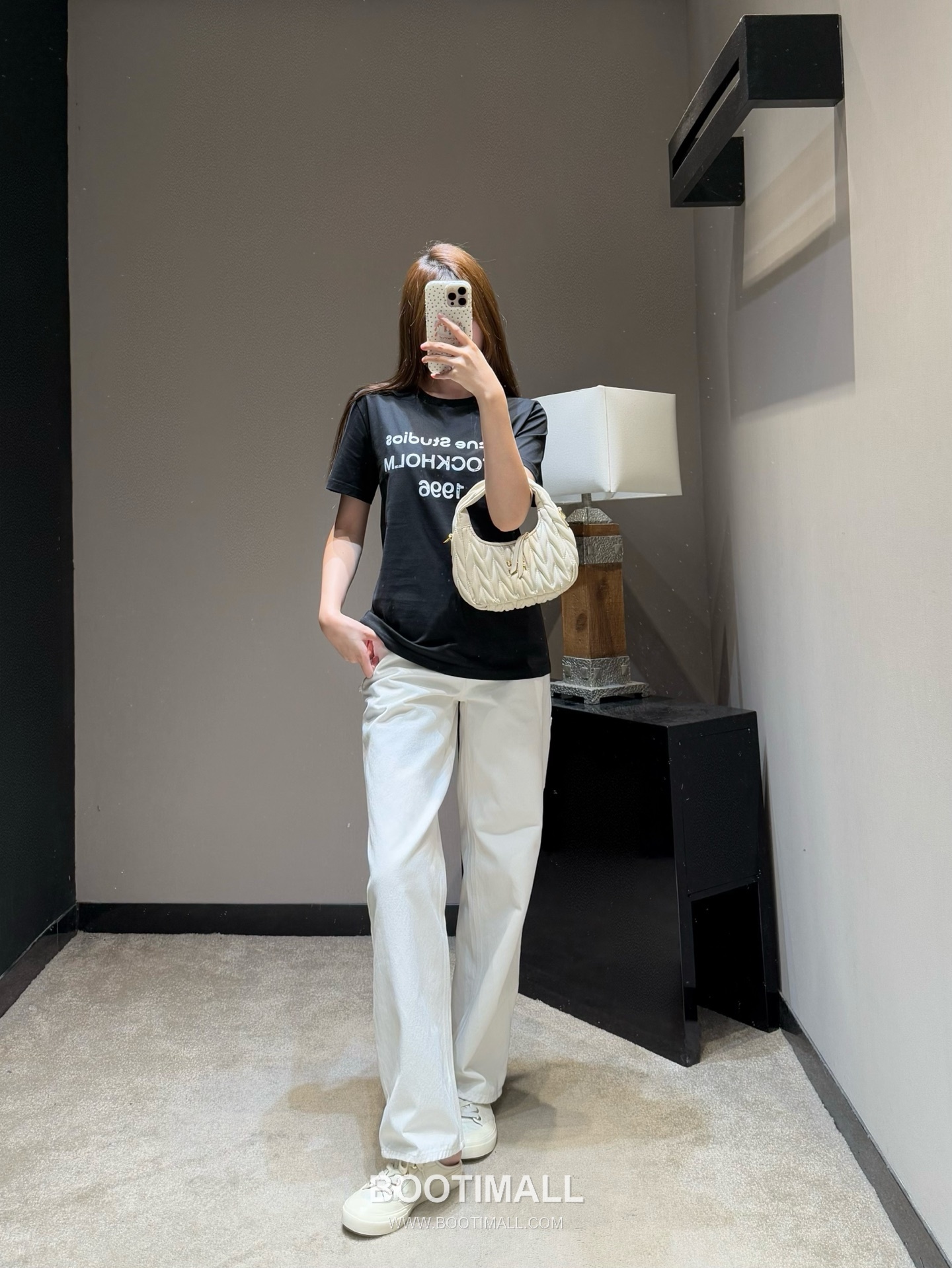 Acne Studios SS26 Cotton T-Shirt 1996 Logo Print 아크네스튜디오 SS26 코튼 티셔츠 1996 로고 프린트 블랙 티셔츠 4