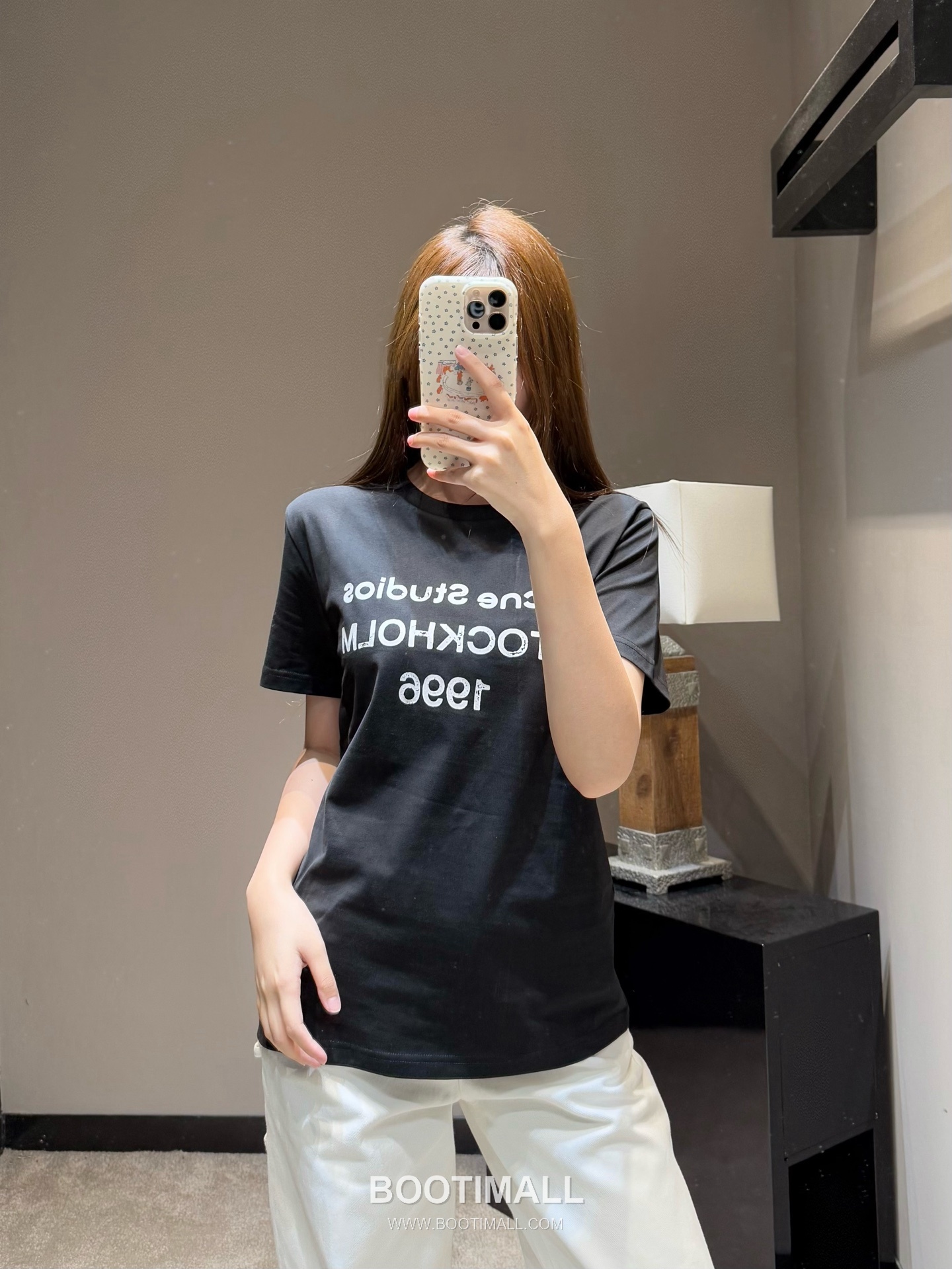 Acne Studios SS26 Cotton T-Shirt 1996 Logo Print 아크네스튜디오 SS26 코튼 티셔츠 1996 로고 프린트 블랙 티셔츠 9