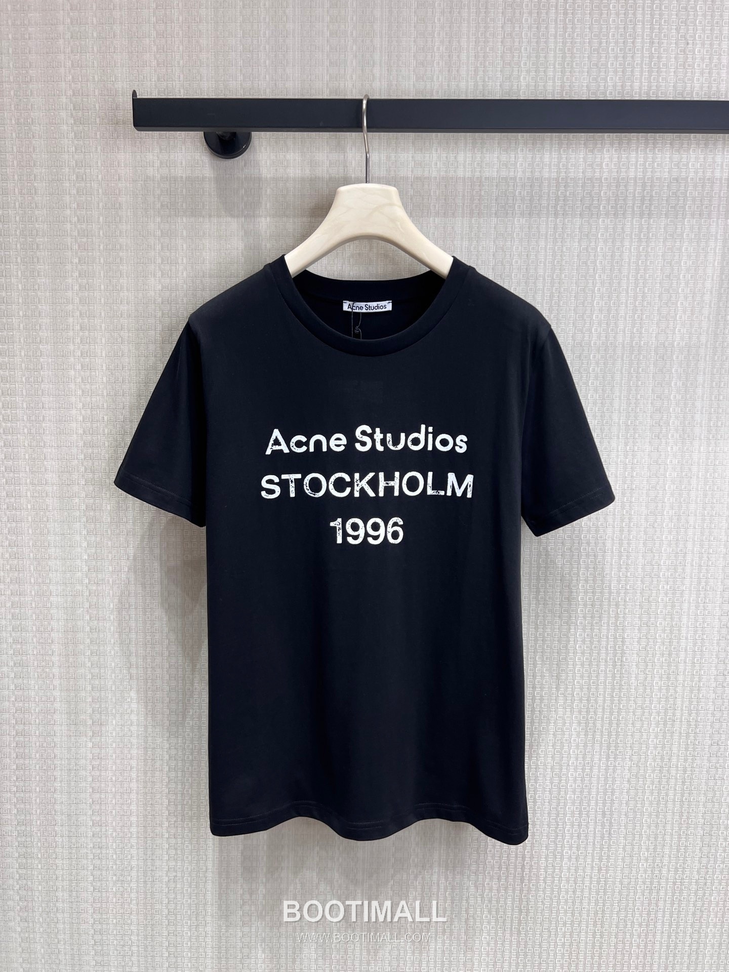 Acne Studios SS26 Cotton T-Shirt 1996 Logo Print 아크네스튜디오 SS26 코튼 티셔츠 1996 로고 프린트 블랙 티셔츠 10