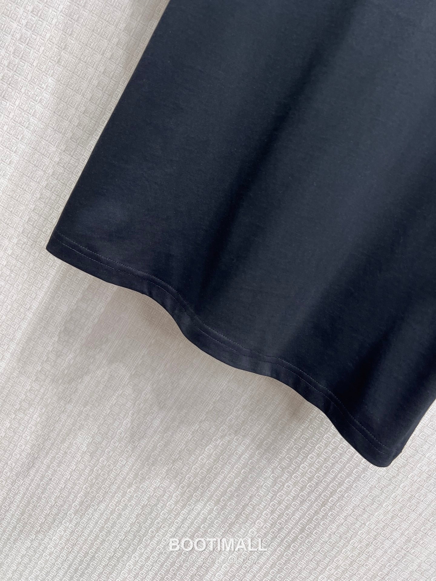 Acne Studios SS26 Cotton T-Shirt 1996 Logo Print 아크네스튜디오 SS26 코튼 티셔츠 1996 로고 프린트 블랙 티셔츠 16