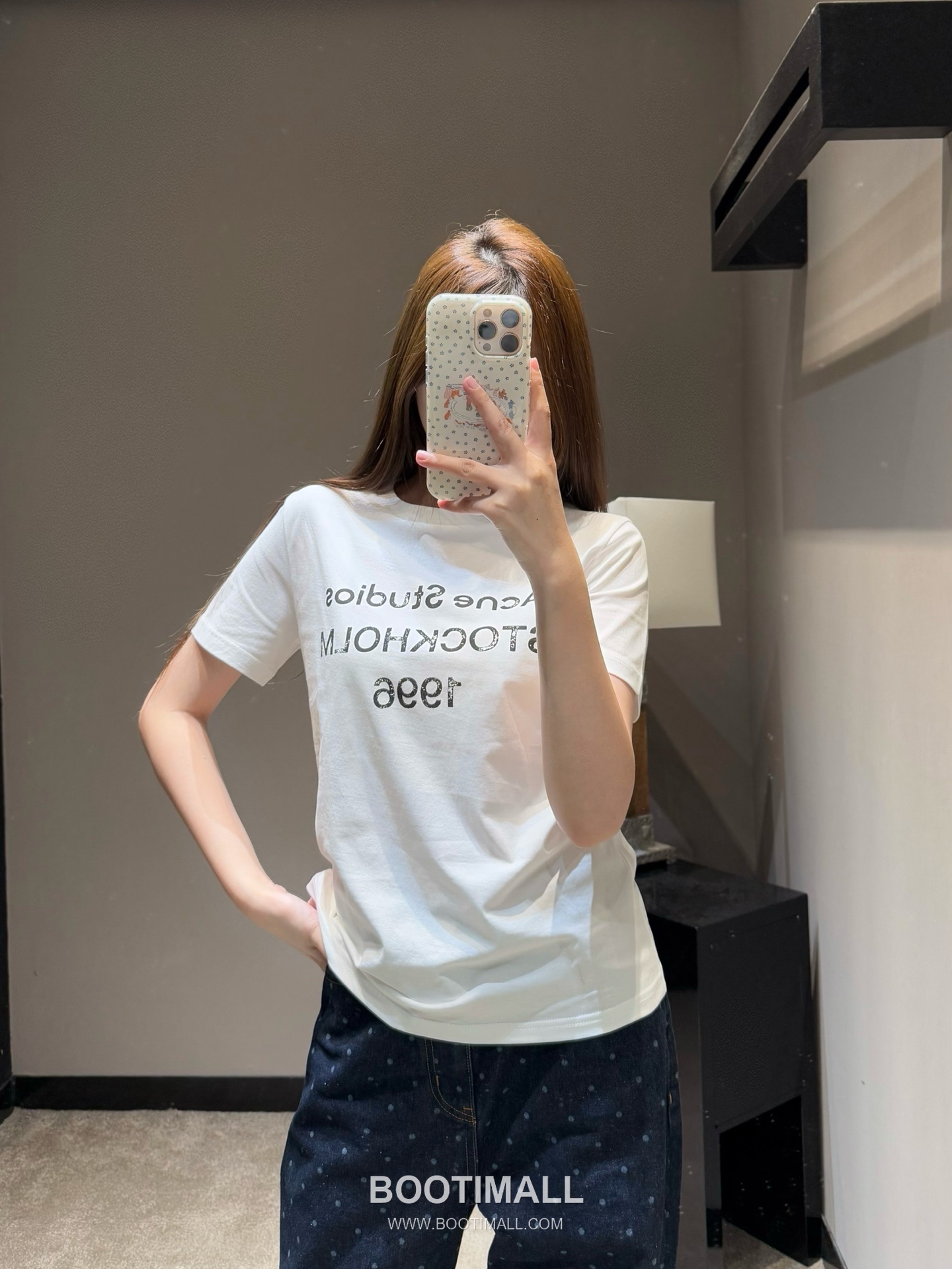 Acne Studios SS26 Cotton T-Shirt 1996 Logo Print 아크네스튜디오 SS26 코튼 티셔츠 1996 로고 프린트 블랙 티셔츠 3