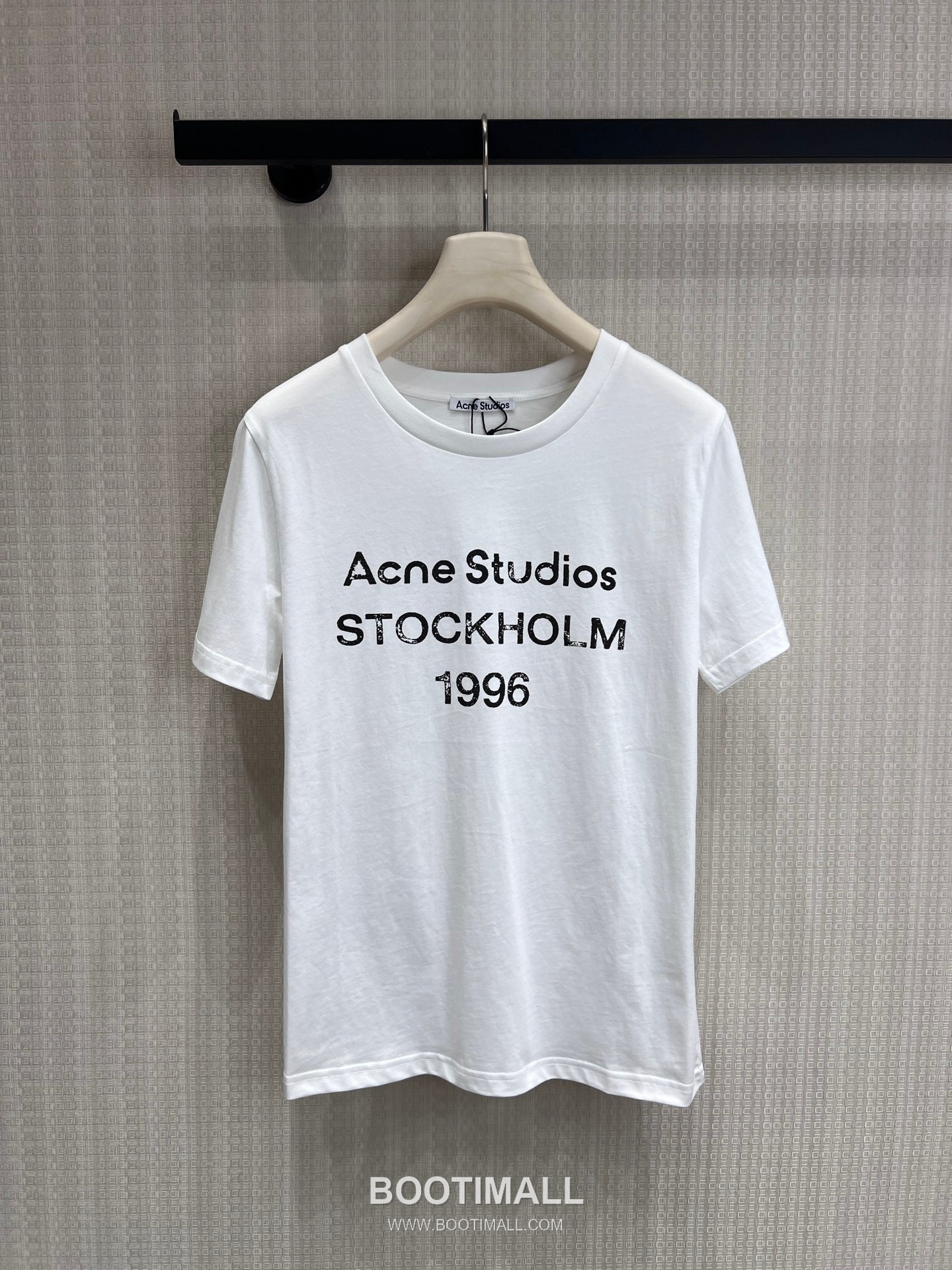 Acne Studios SS26 Cotton T-Shirt 1996 Logo Print 아크네스튜디오 SS26 코튼 티셔츠 1996 로고 프린트 블랙 티셔츠 10