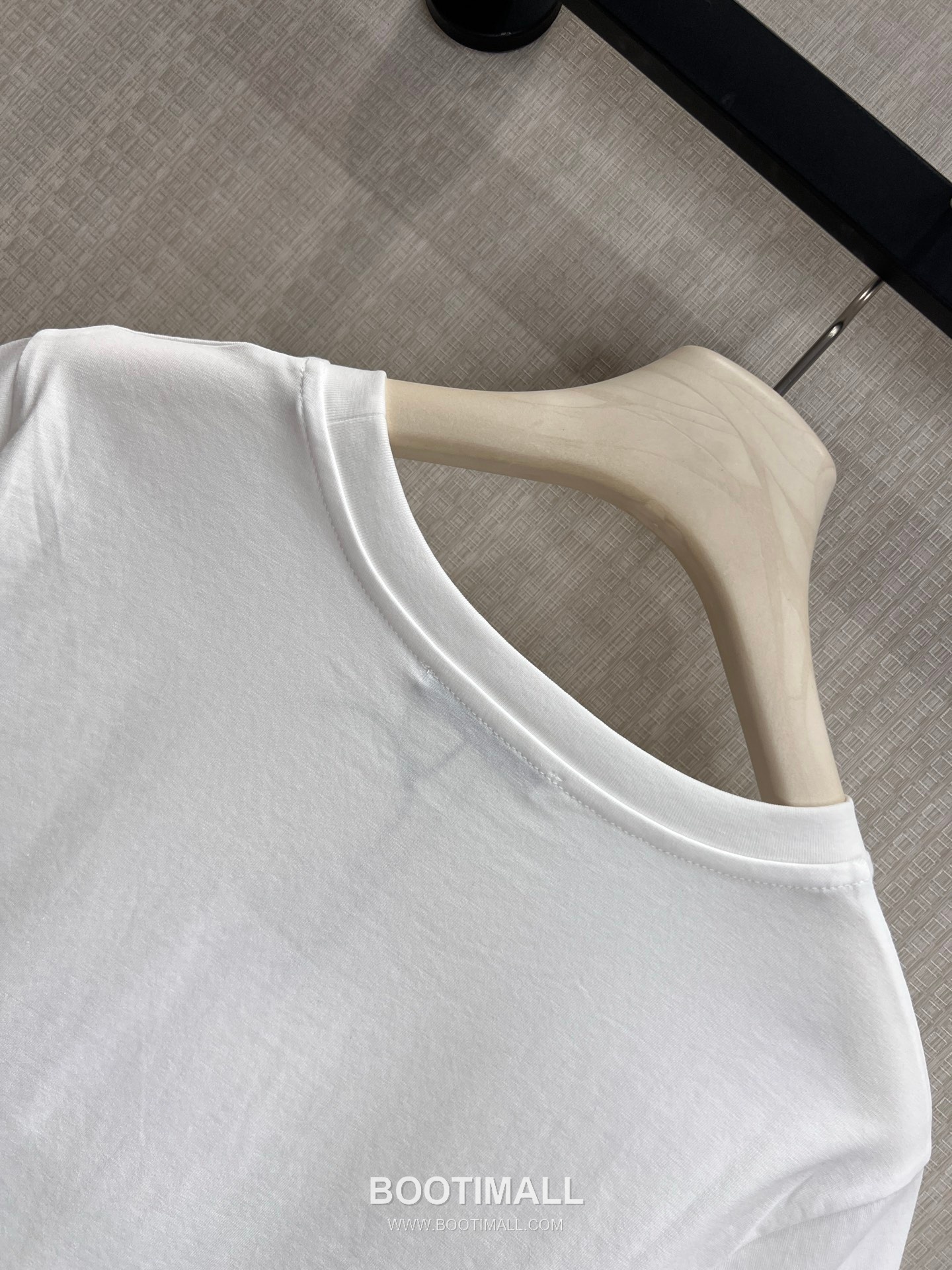 Acne Studios SS26 Cotton T-Shirt 1996 Logo Print 아크네스튜디오 SS26 코튼 티셔츠 1996 로고 프린트 블랙 티셔츠 13