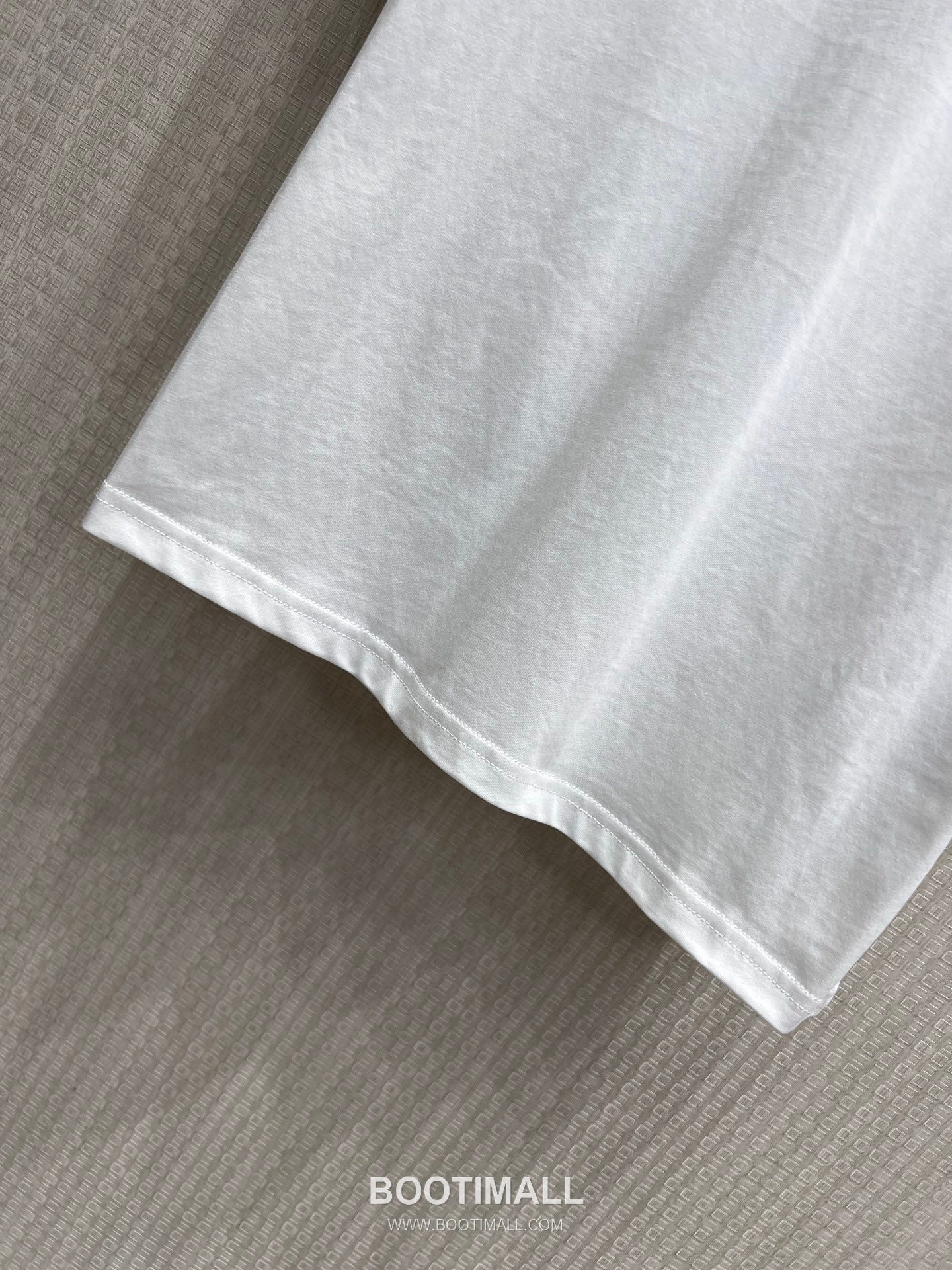 Acne Studios SS26 Cotton T-Shirt 1996 Logo Print 아크네스튜디오 SS26 코튼 티셔츠 1996 로고 프린트 블랙 티셔츠 16