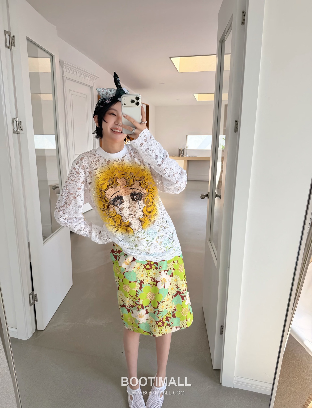 Pushbutton SS26 Polyester Lace Long Sleeve T-Shirt Graphic Print 푸시버튼 SS26 폴리에스터 레이스 긴팔 티셔츠 그래픽 프린트 화이트 티셔츠 1