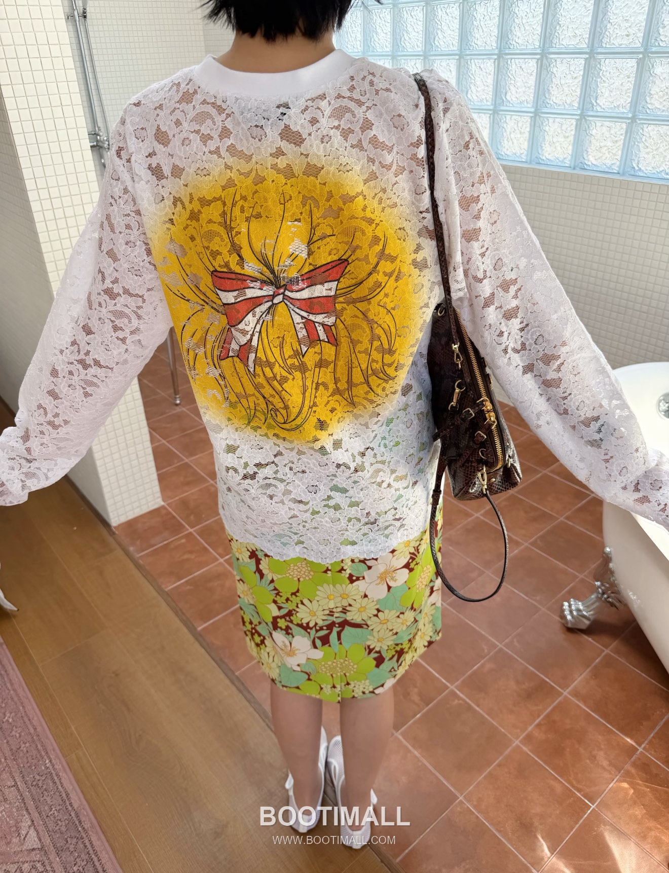 Pushbutton SS26 Polyester Lace Long Sleeve T-Shirt Graphic Print 푸시버튼 SS26 폴리에스터 레이스 긴팔 티셔츠 그래픽 프린트 화이트 티셔츠 6