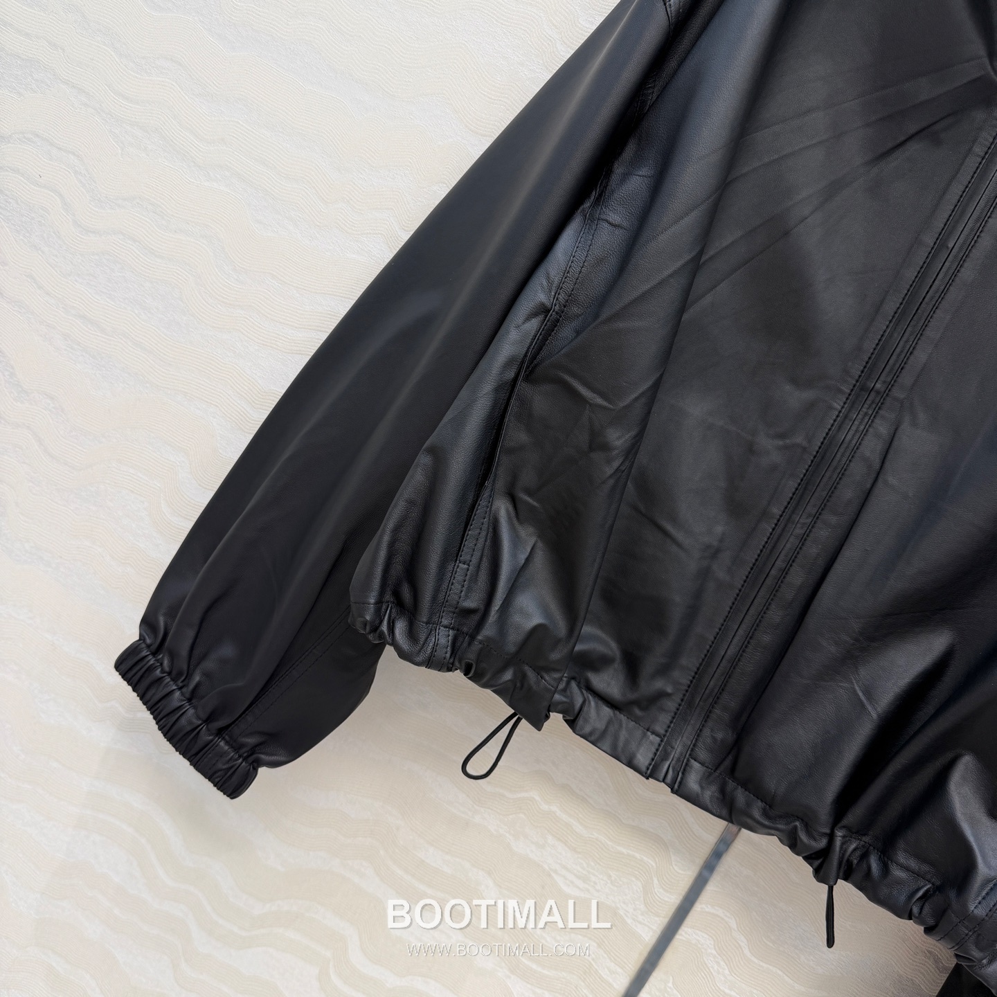 The Row SS26 Lambskin Leather Jacket Stand Collar Drawstring Zip 더로우 SS26 램스킨 레더 재킷 스탠드 카라 드로스트링 집업 블랙 재킷 6