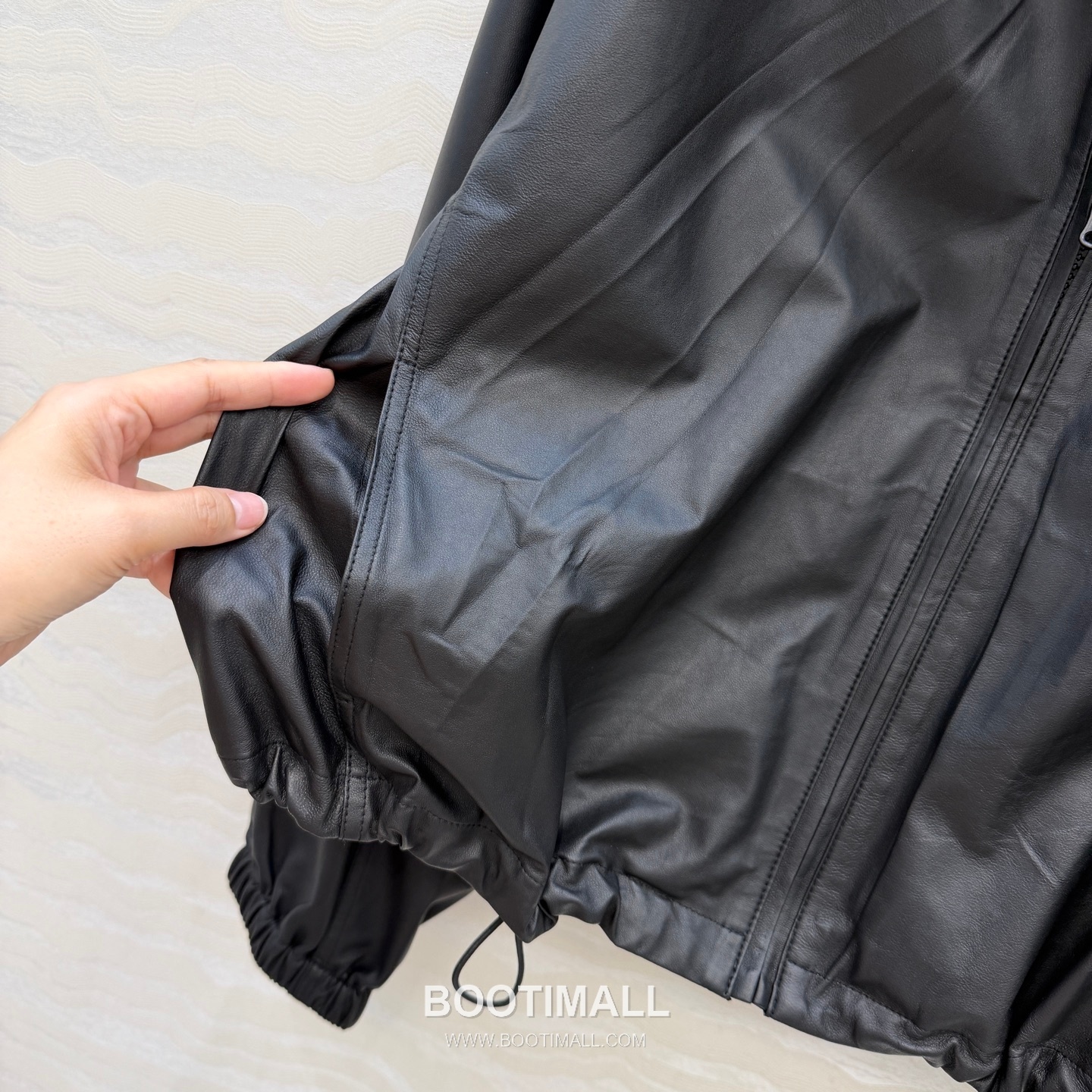 The Row SS26 Lambskin Leather Jacket Stand Collar Drawstring Zip 더로우 SS26 램스킨 레더 재킷 스탠드 카라 드로스트링 집업 블랙 재킷 7