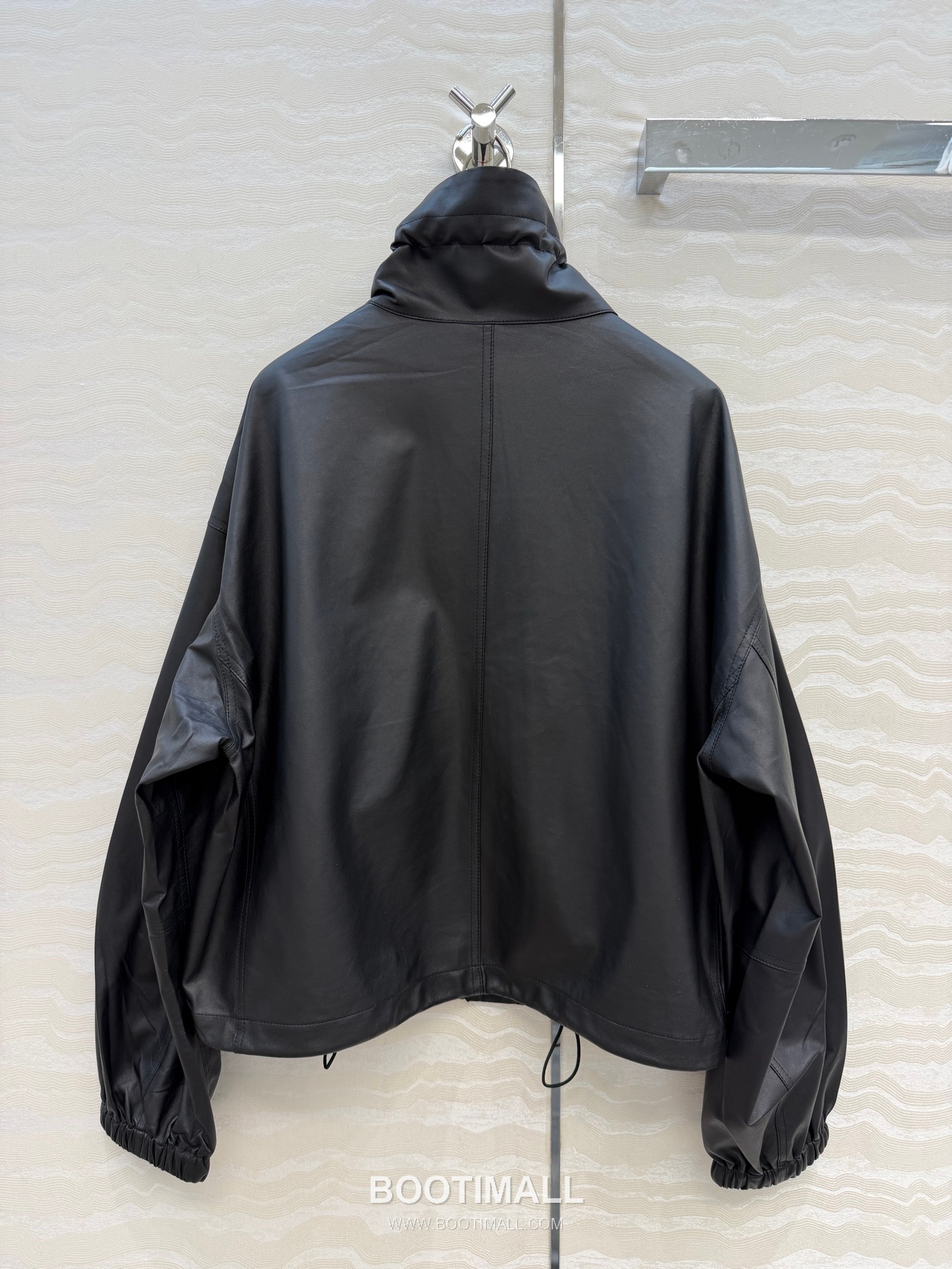 The Row SS26 Lambskin Leather Jacket Stand Collar Drawstring Zip 더로우 SS26 램스킨 레더 재킷 스탠드 카라 드로스트링 집업 블랙 재킷 9