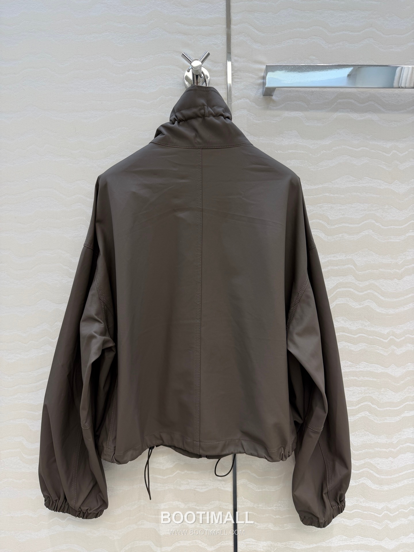 The Row SS26 Lambskin Leather Jacket Stand Collar Drawstring Zip 더로우 SS26 램스킨 레더 재킷 스탠드 카라 드로스트링 집업 블랙 재킷 9