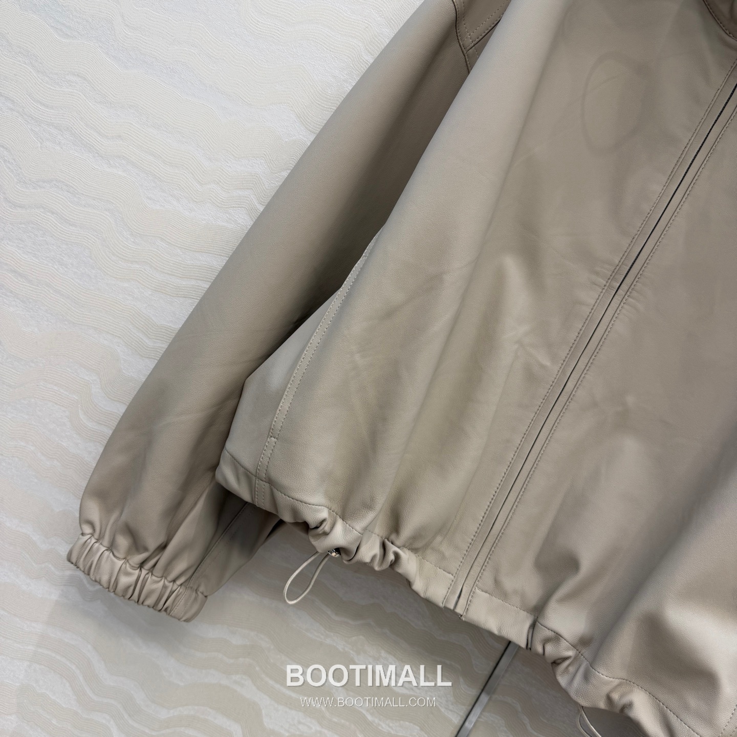 The Row SS26 Lambskin Leather Jacket Stand Collar Drawstring Zip 더로우 SS26 램스킨 레더 재킷 스탠드 카라 드로스트링 집업 블랙 재킷 6