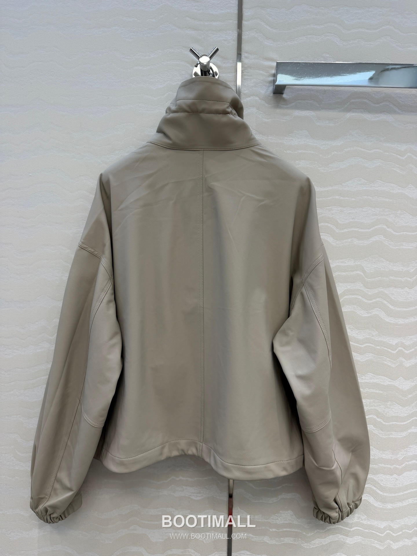 The Row SS26 Lambskin Leather Jacket Stand Collar Drawstring Zip 더로우 SS26 램스킨 레더 재킷 스탠드 카라 드로스트링 집업 블랙 재킷 9