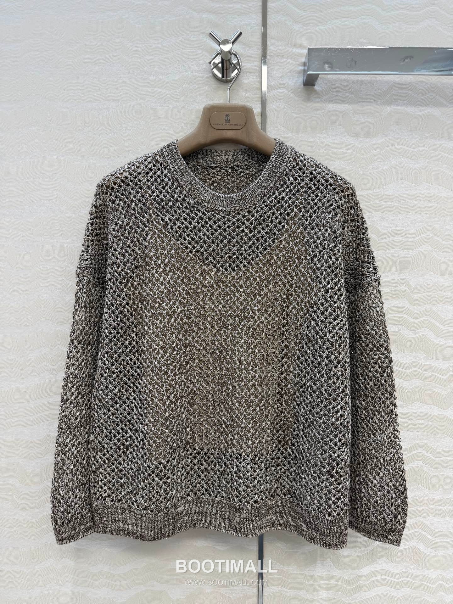 Balenciaga SS26 Linen Embroidered Sequin Openwork Loose Fit Top 발렌시아가 SS26 린넨 자수 시퀸 오픈워크 블랙 탑 1