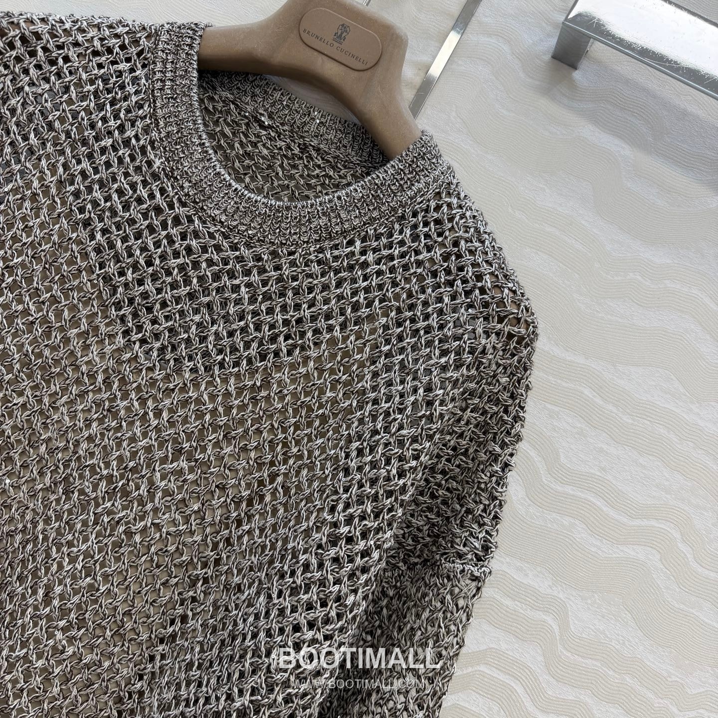 Balenciaga SS26 Linen Embroidered Sequin Openwork Loose Fit Top 발렌시아가 SS26 린넨 자수 시퀸 오픈워크 블랙 탑 3