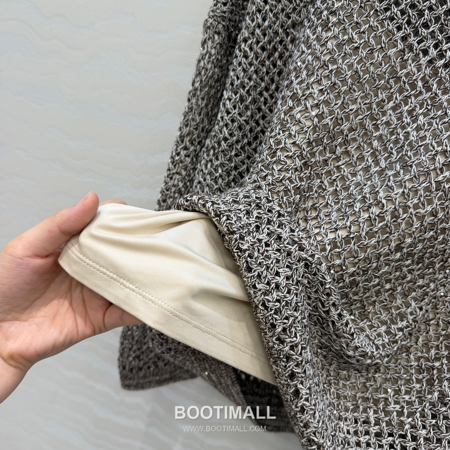 Balenciaga SS26 Linen Embroidered Sequin Openwork Loose Fit Top 발렌시아가 SS26 린넨 자수 시퀸 오픈워크 블랙 탑 8