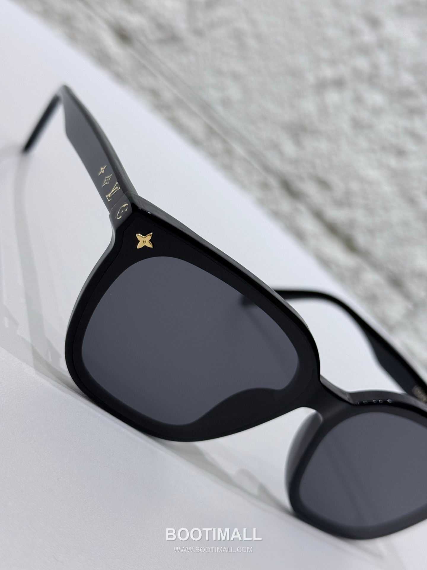 루이비통 Z2152U 아세테이트 블랙 선글라스 모노그램 로고 디테일 Louis Vuitton Z2152U Acetate Black Sunglasses Monogram Logo Detail 54mm 12