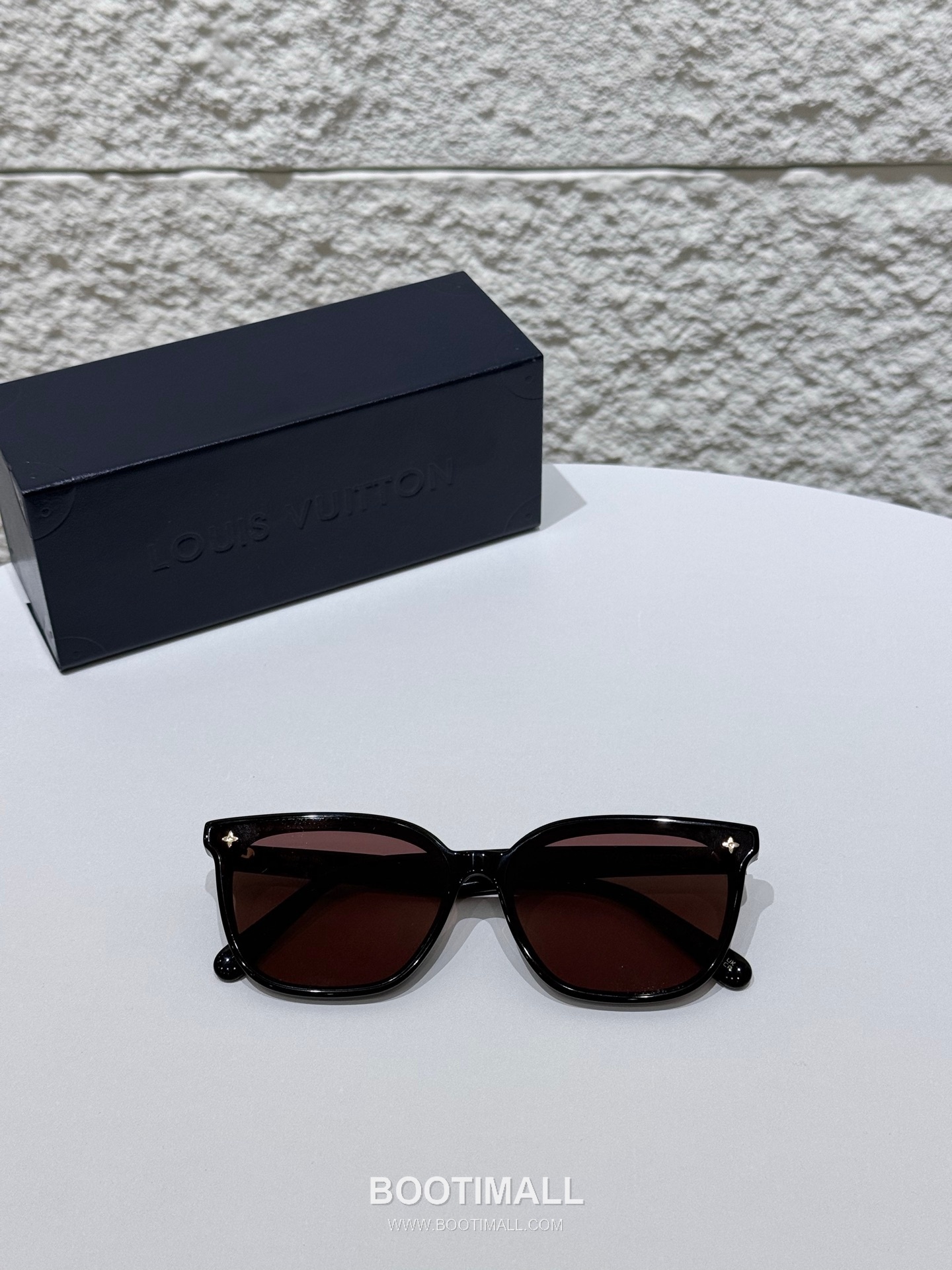 루이비통 Z2152U 아세테이트 블랙 선글라스 모노그램 로고 디테일 Louis Vuitton Z2152U Acetate Black Sunglasses Monogram Logo Detail 54mm 1