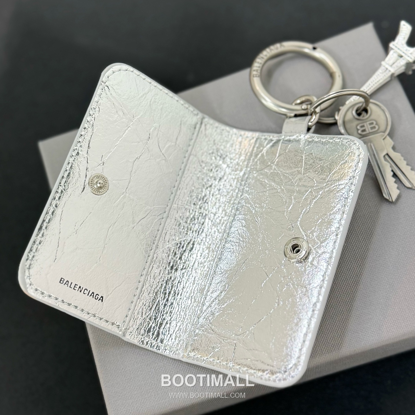 발렌시아가 에펠타워 카드 슬롯 레더 블랙 키링 카드지갑 Balenciaga Eiffel Tower Card Slot Leather Black Keyring Card Holder 10cm 7