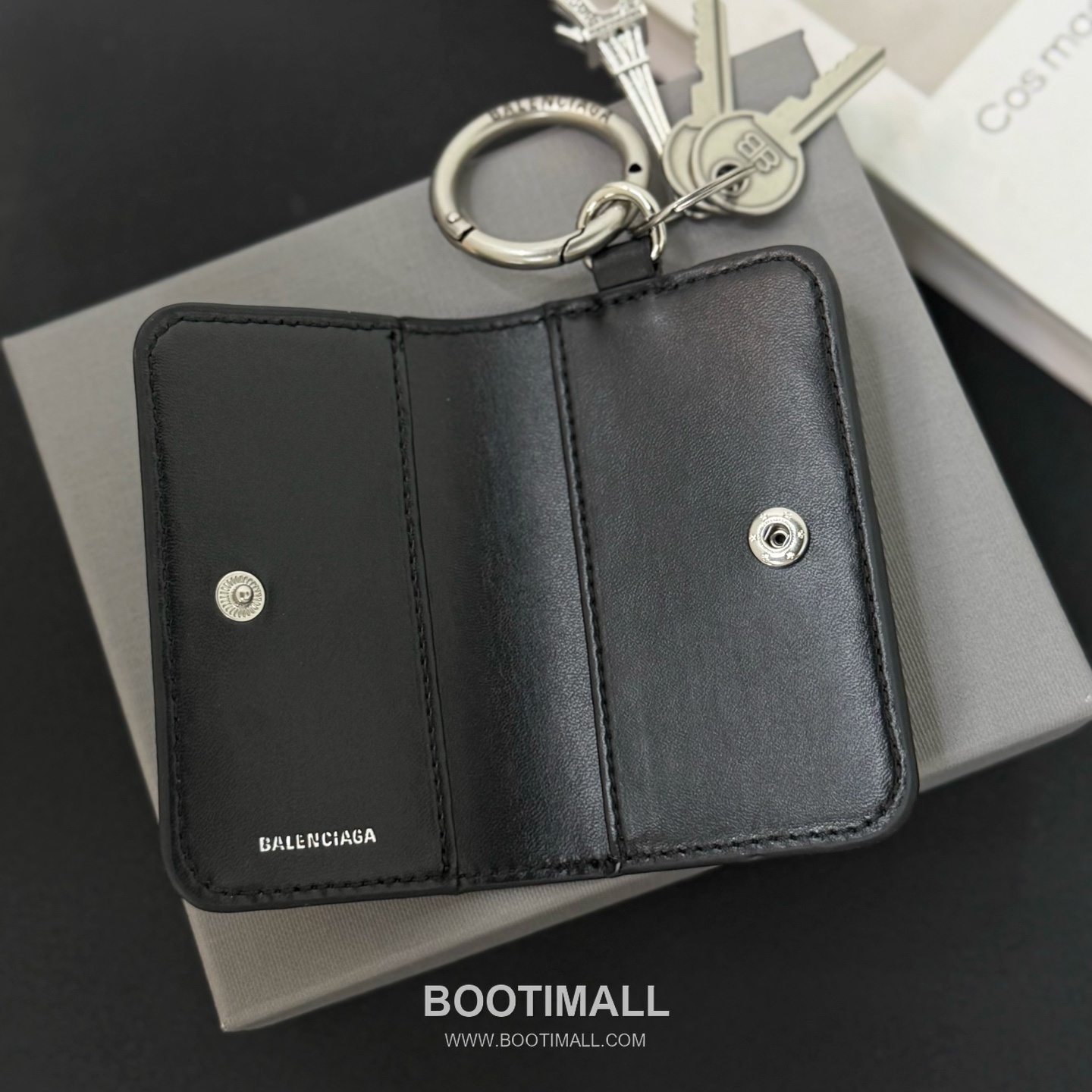 발렌시아가 에펠타워 카드 슬롯 레더 블랙 키링 카드지갑 Balenciaga Eiffel Tower Card Slot Leather Black Keyring Card Holder 10cm 18