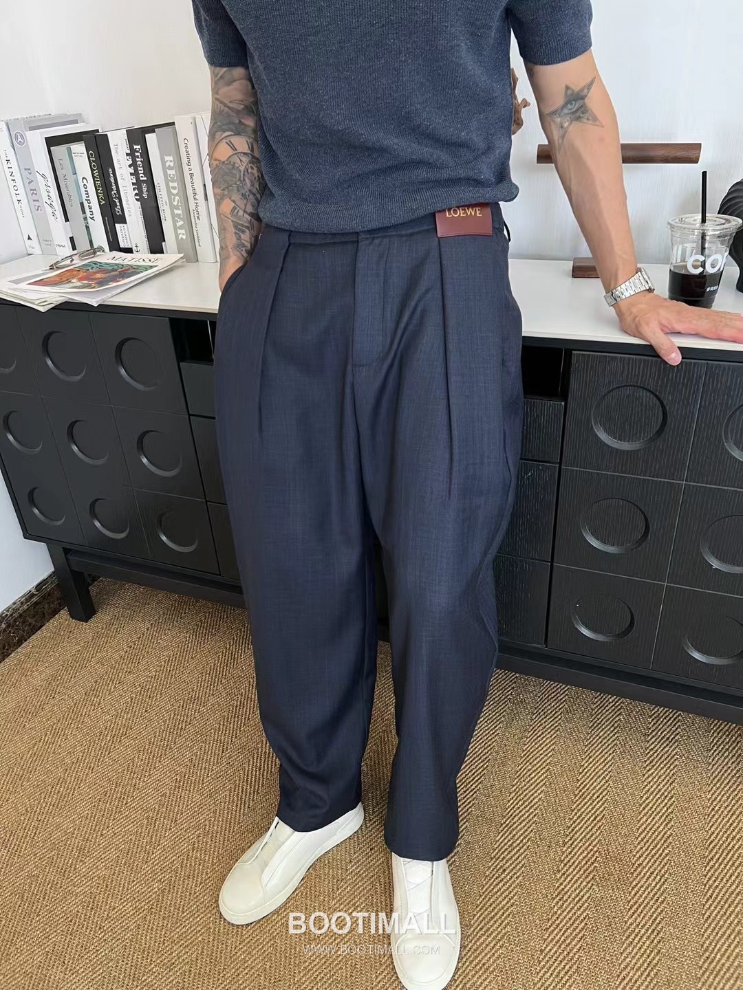 로에베 2026 SS 코튼 네이비 스트레이트핏 밴딩 슬랙스 팬츠 Loewe 2026 SS Cotton Navy Straight Fit Elastic Waist Slacks Pants D33542 1