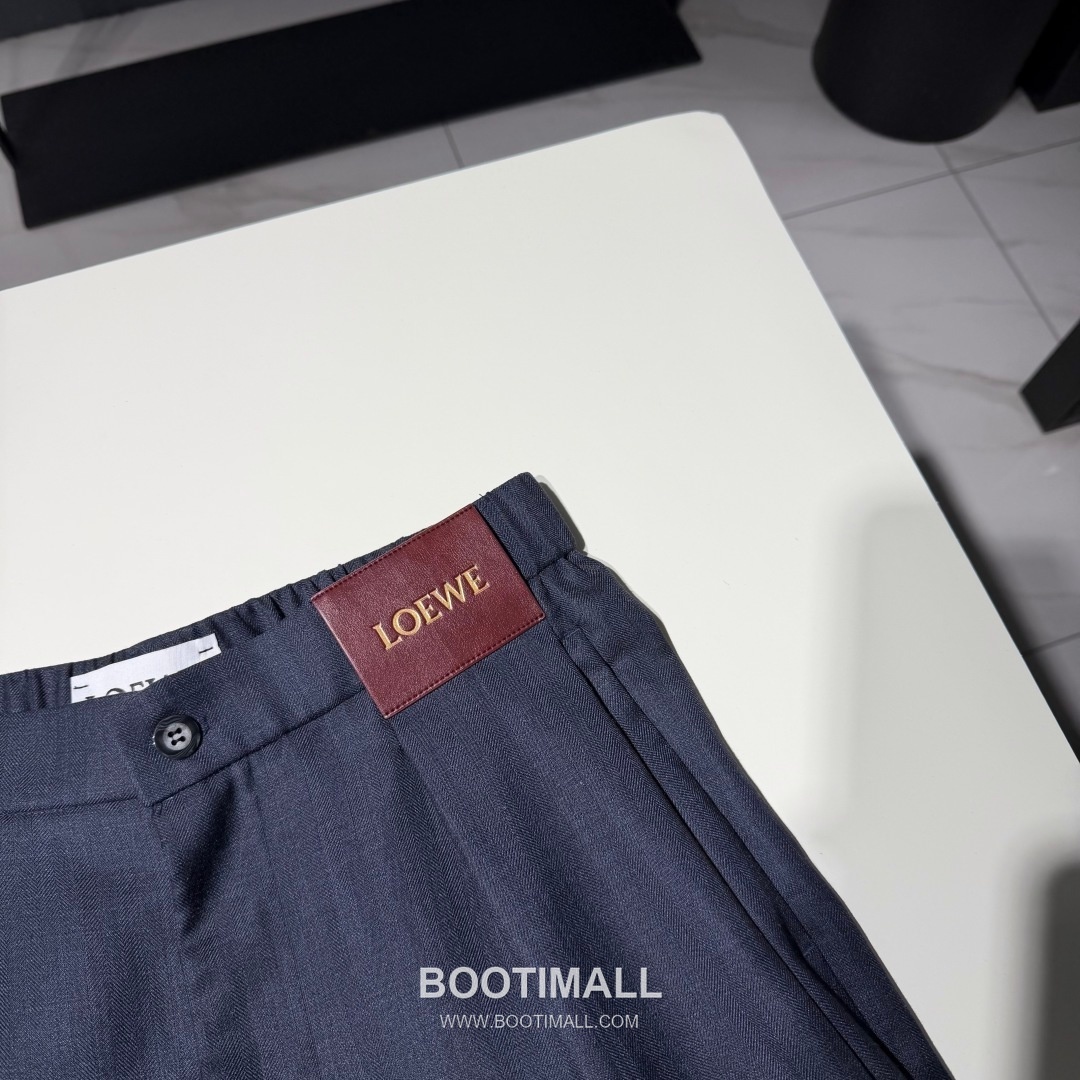 로에베 2026 SS 코튼 네이비 스트레이트핏 밴딩 슬랙스 팬츠 Loewe 2026 SS Cotton Navy Straight Fit Elastic Waist Slacks Pants D33542 12