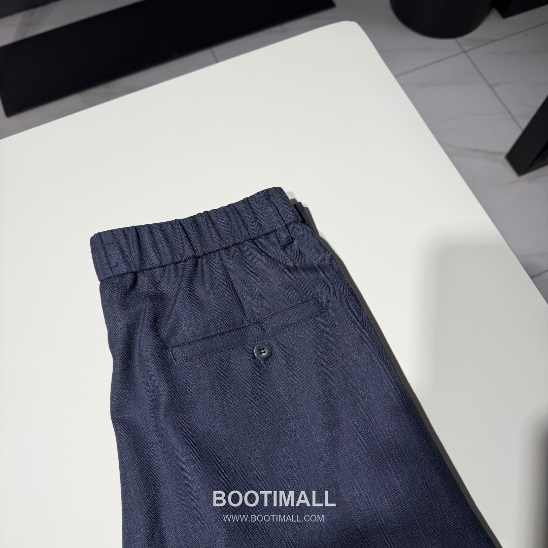 로에베 2026 SS 코튼 네이비 스트레이트핏 밴딩 슬랙스 팬츠 Loewe 2026 SS Cotton Navy Straight Fit Elastic Waist Slacks Pants D33542 17