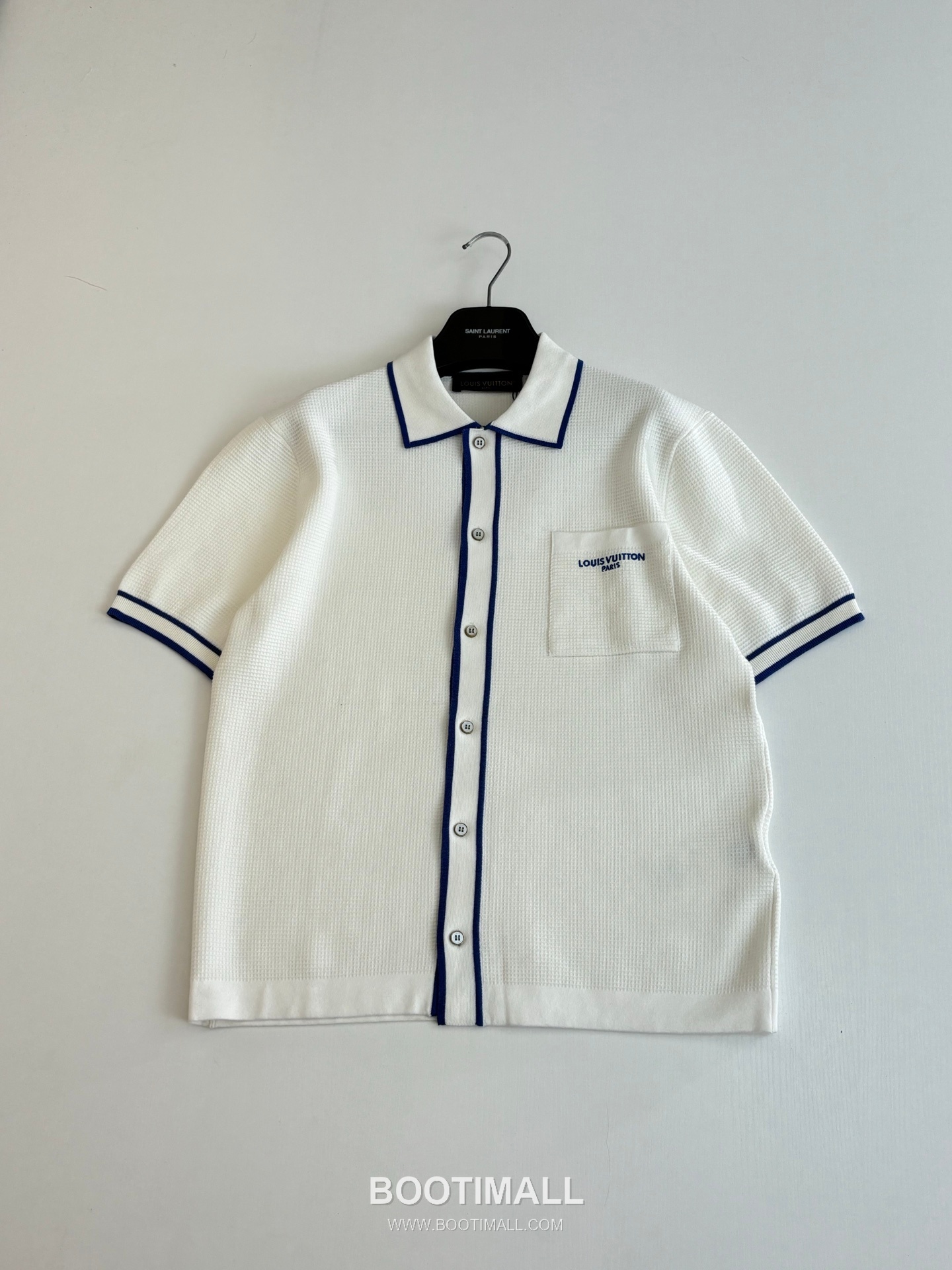 루이비통 2026 SS 코튼 실크 블루 로고 자수 와플 니트 반팔 화이트 가디건 Louis Vuitton 2026 SS Cotton Silk Blue Logo Embroidered Waffle Knit Short Sleeve Cardigan D31563 M 3