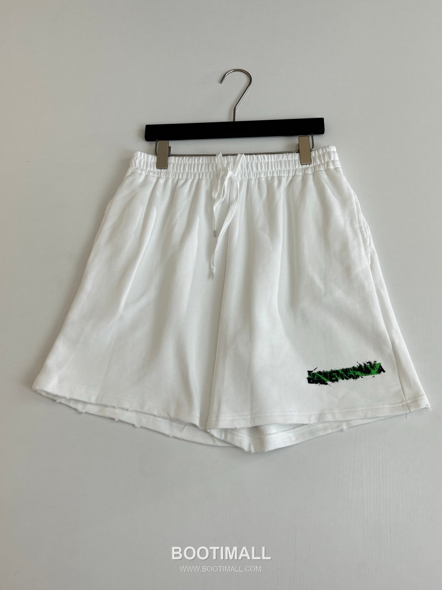 발렌시아가 그래피티 테이프 코튼 화이트 데미지 반바지 Balenciaga Graffiti Tape Cotton White Distressed Shorts 5부팬츠 3