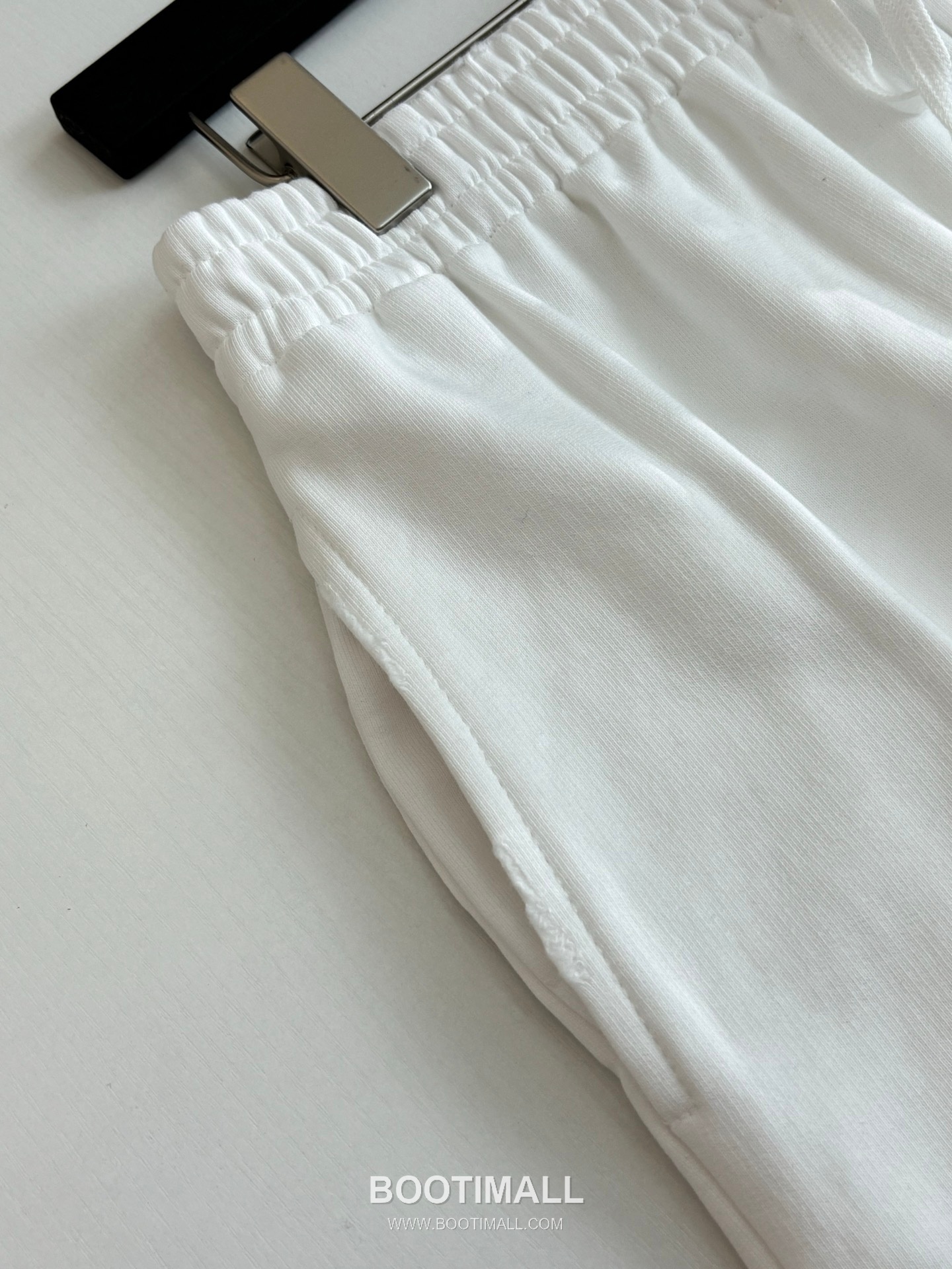 발렌시아가 그래피티 테이프 코튼 화이트 데미지 반바지 Balenciaga Graffiti Tape Cotton White Distressed Shorts 5부팬츠 4