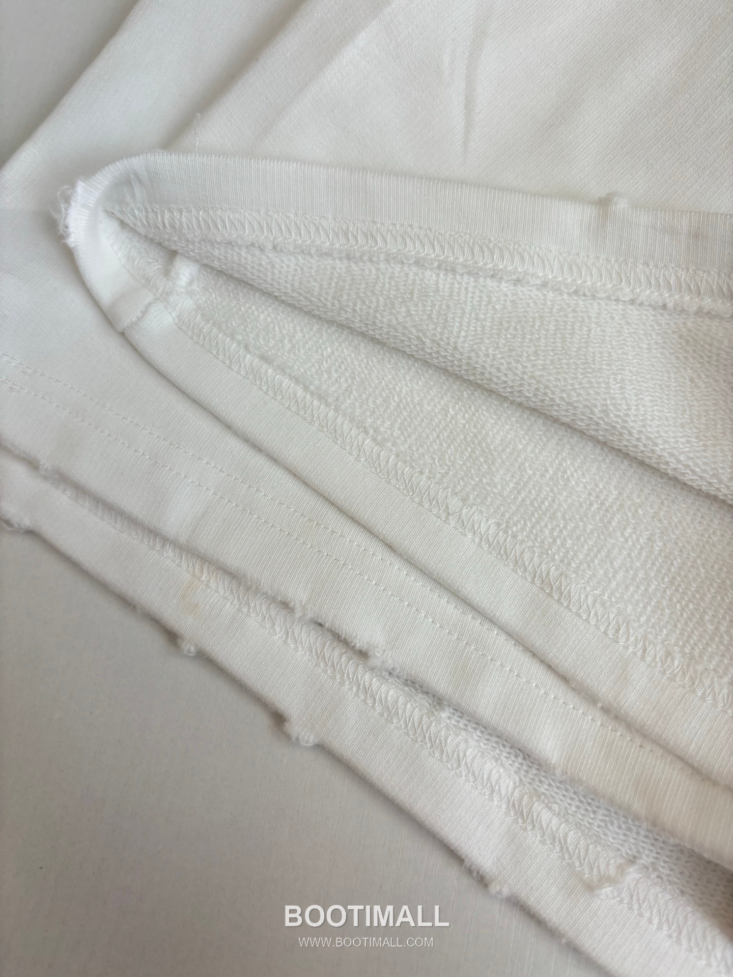 발렌시아가 그래피티 테이프 코튼 화이트 데미지 반바지 Balenciaga Graffiti Tape Cotton White Distressed Shorts 5부팬츠 6